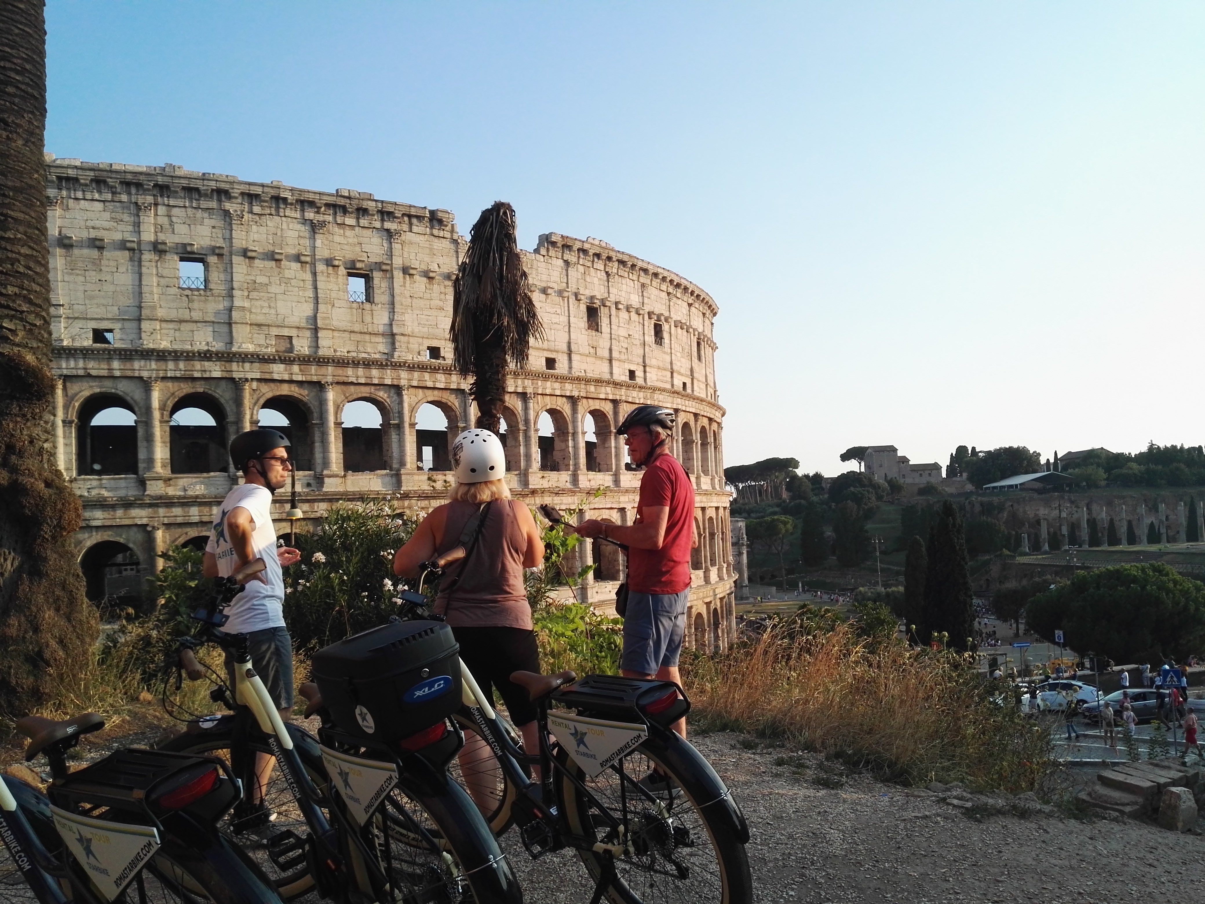 VIP Rome by Night Bike Tour with Panoramic Views and Iconic Evening Spots | Private - Photo 4
