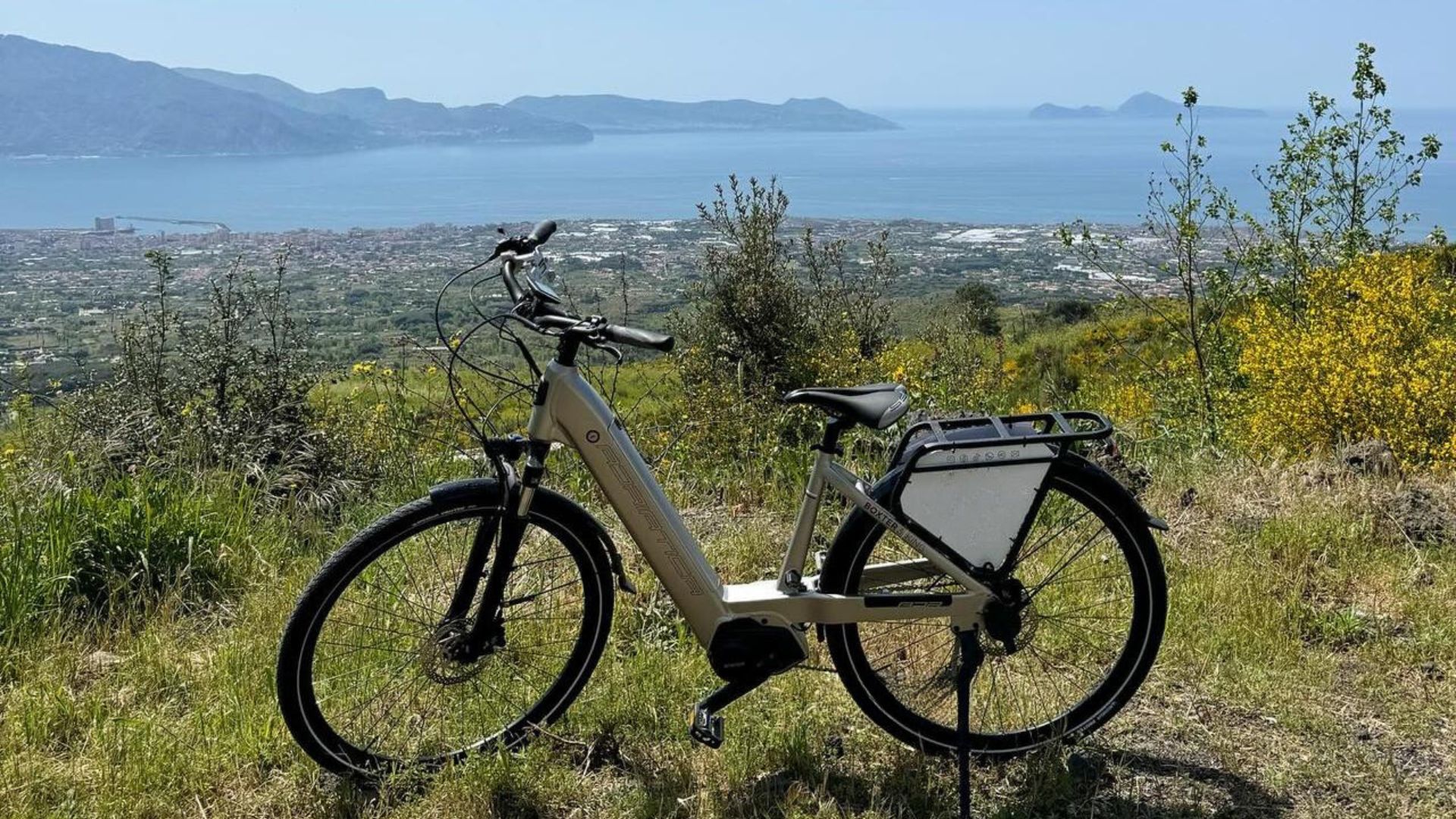 Naples: e-bike rental on Mount Vesuvius with crater access - Photo 6