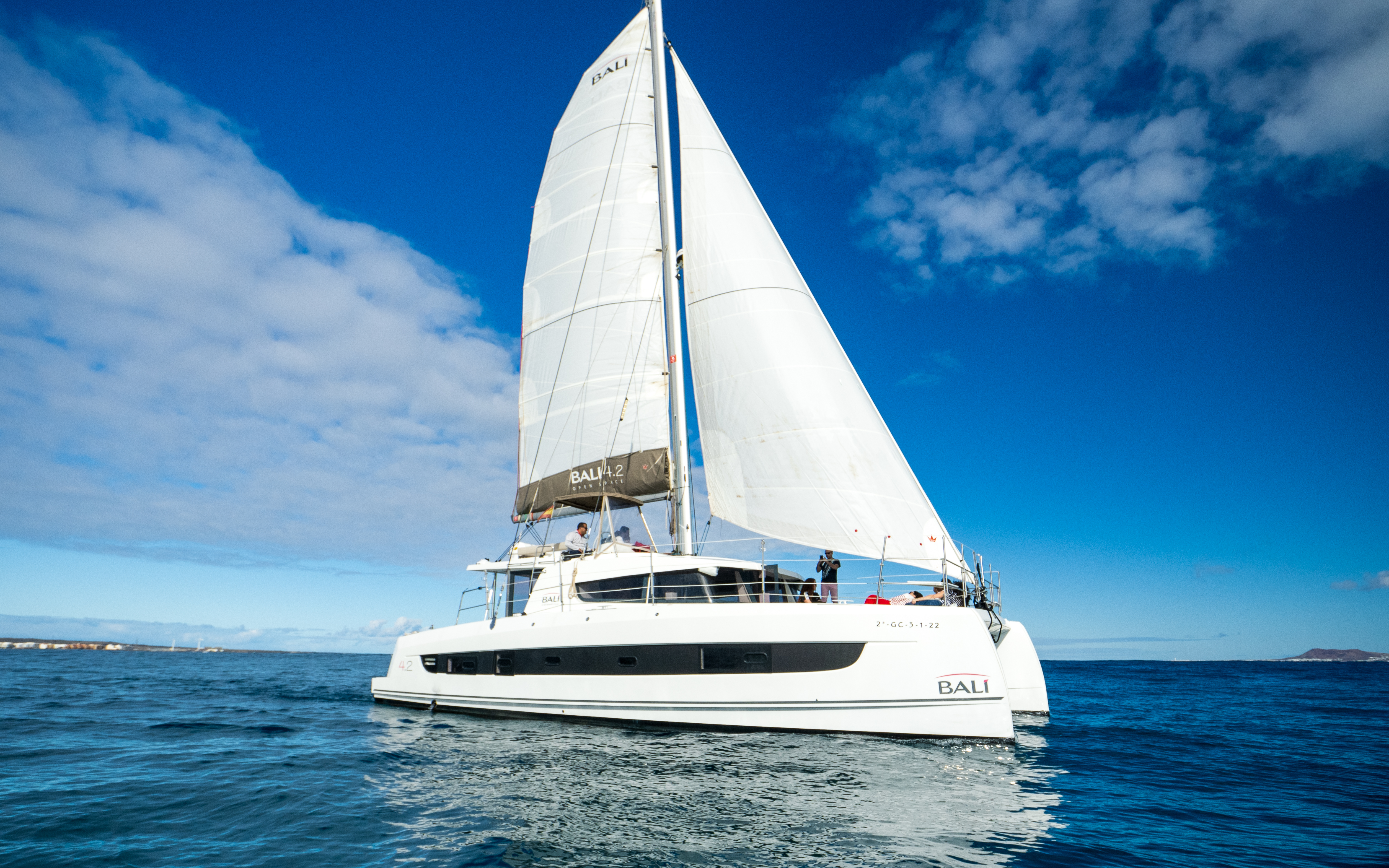 Día a bordo del lujoso Catamarán Oby Luxury