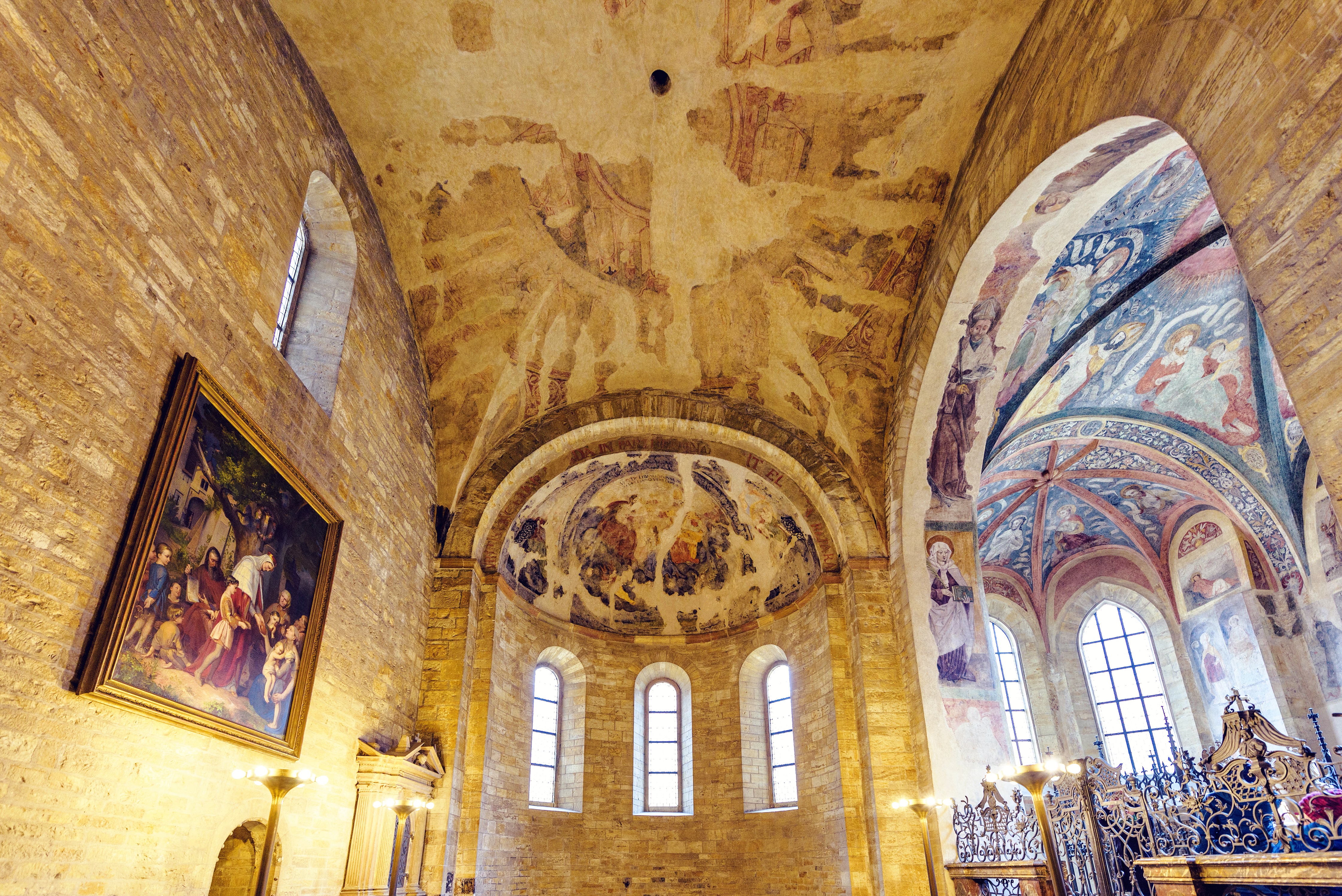 Prague Castle Interiors: Tour with German Guide and Entry Ticket