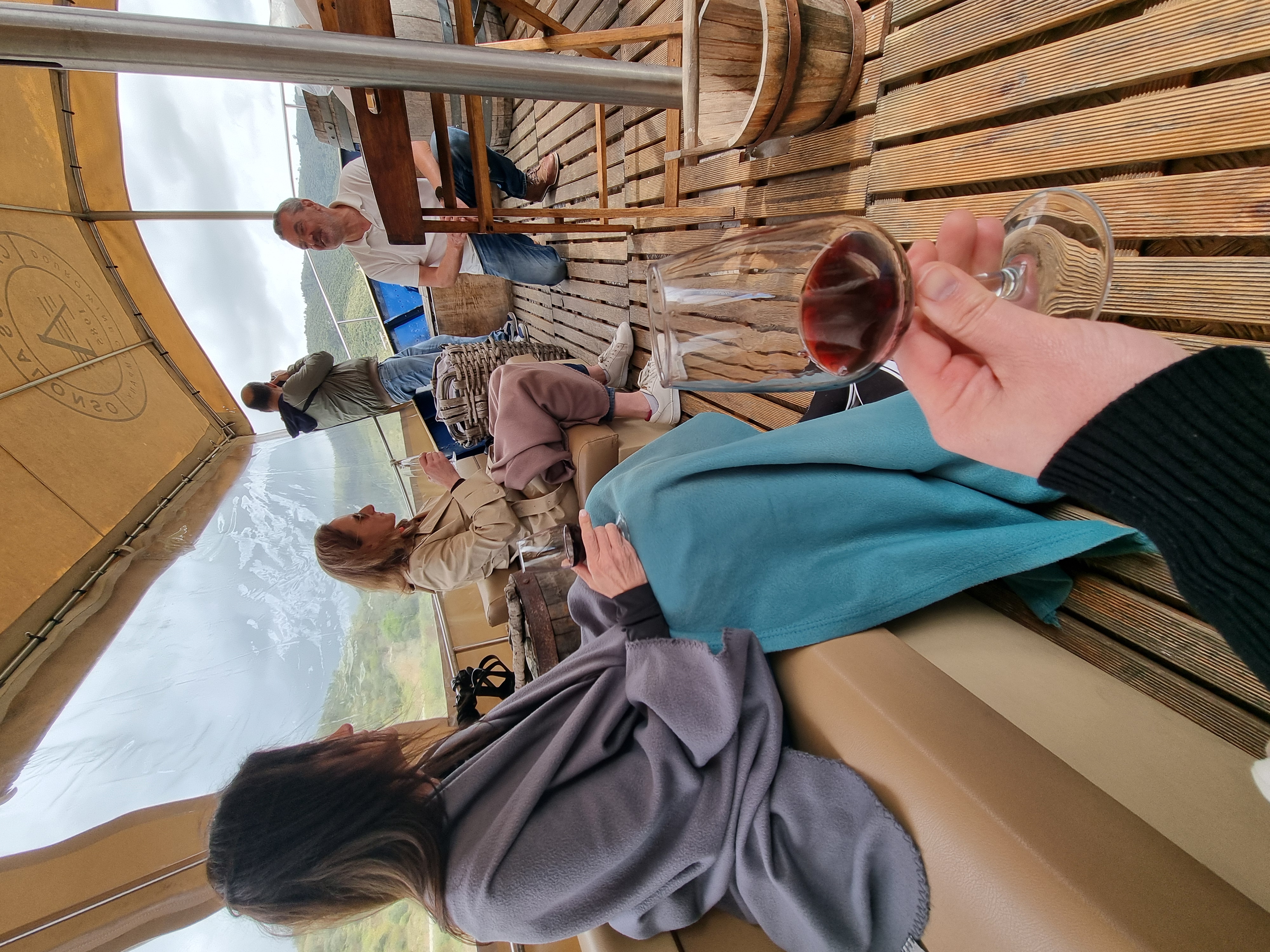 DOURO VALLEY: Premium Wine Tour, Lunch at Winery & Boat Cruise from Porto – Image 4 | WeShare