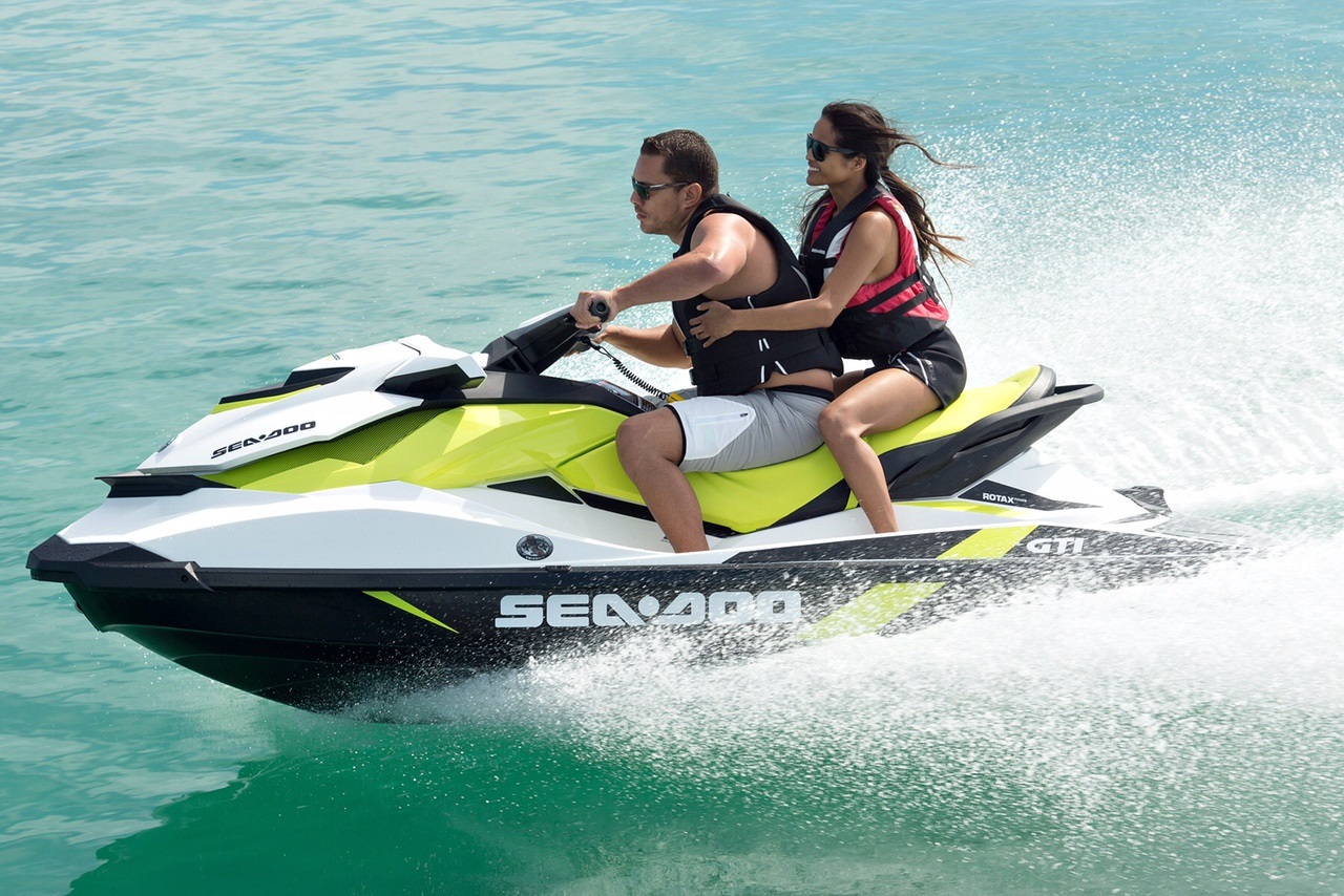 Yarım Gün Özel Su Aktiviteleri Muz Botu, Jet Ski, Uçan Balık ve Deniz Yürüyüşü Paketi