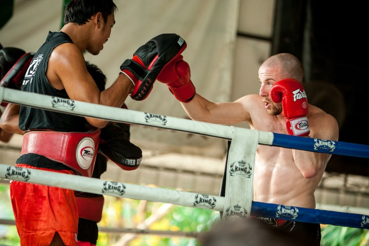 Muay Thai Dersi ve Pad Thai Yemeği