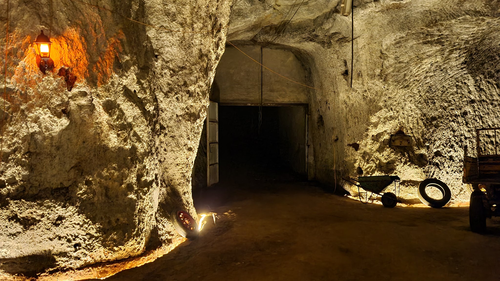 Appian Way Bike tour Underground with Catacombs & Lunch - Photo 3