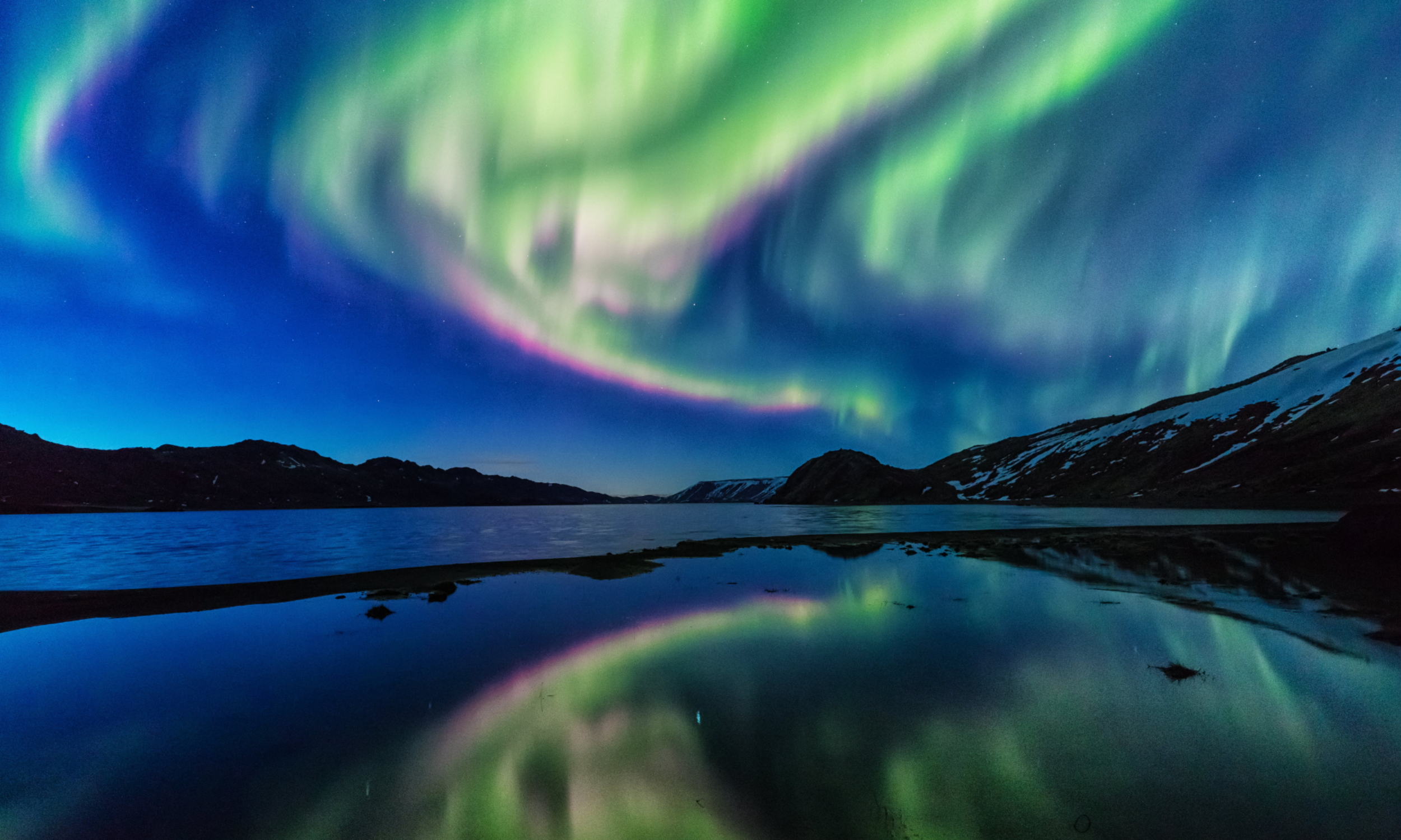 Private Northern Lights Tour from Reykjavik with Refreshments, Photos, and Expert Guide - photo 4