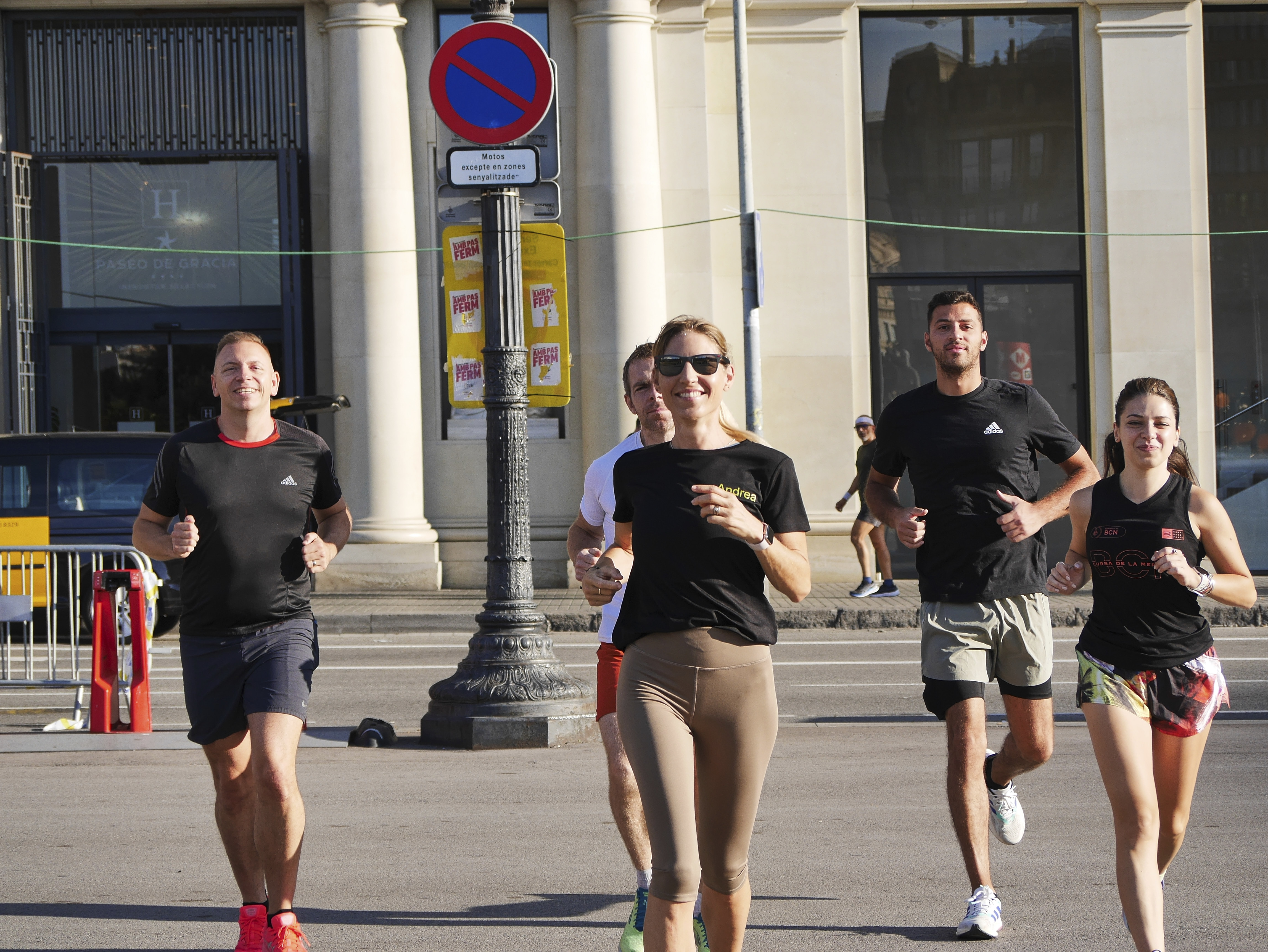 Running tour  - Highlights of Barcelona - La Sagrada Familia, Gothic Quarter, Casa Mila and more - Photo 5