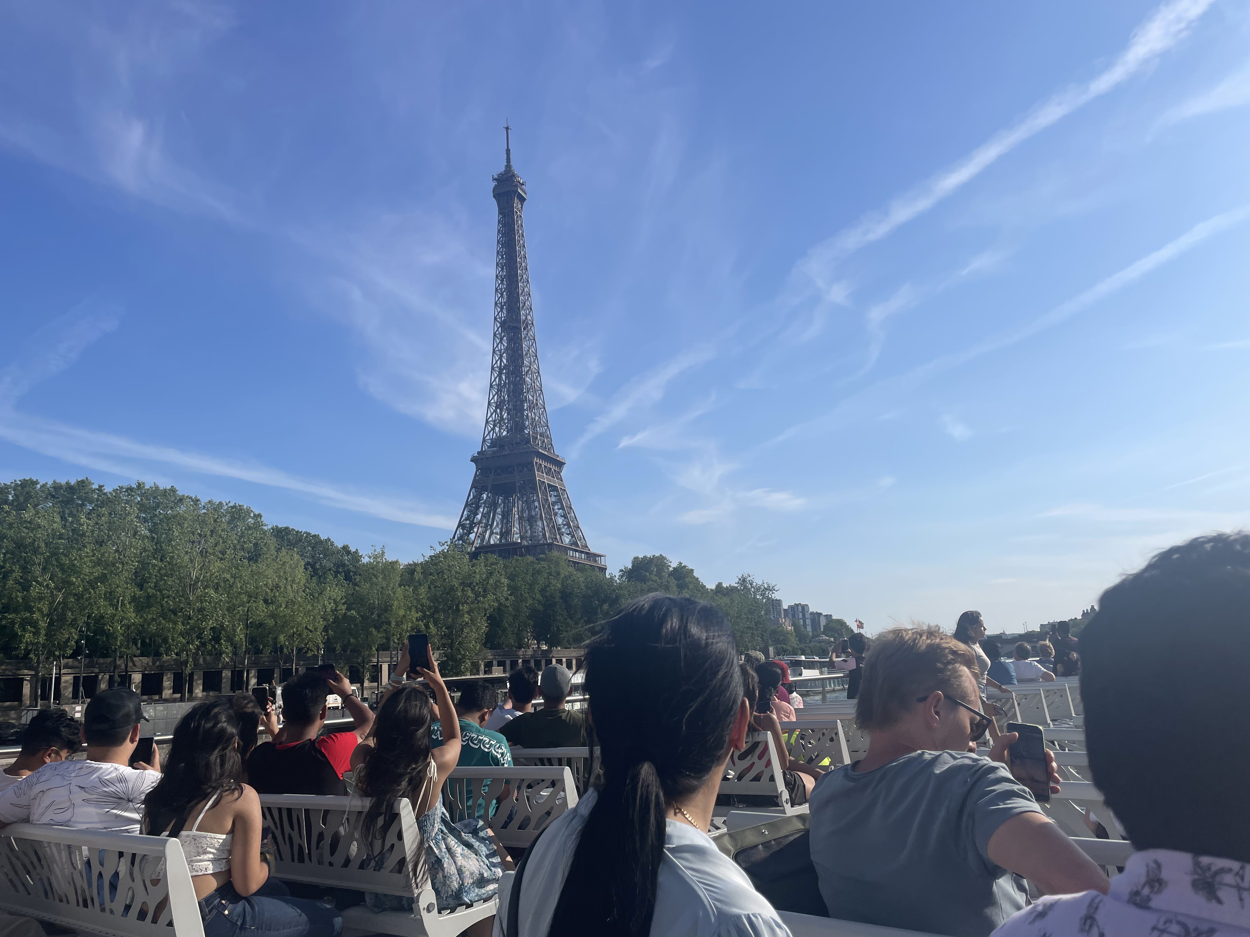 OT Seine River Cruise Experience With Panoramic Views – Image 3 | WeShare
