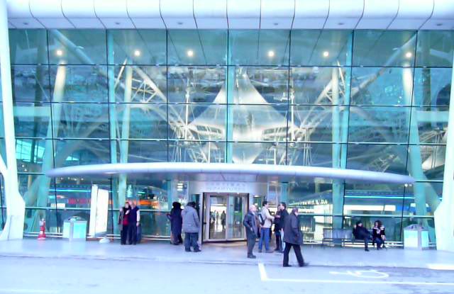 Private car transfer from Porto to the Airport - Photo 2