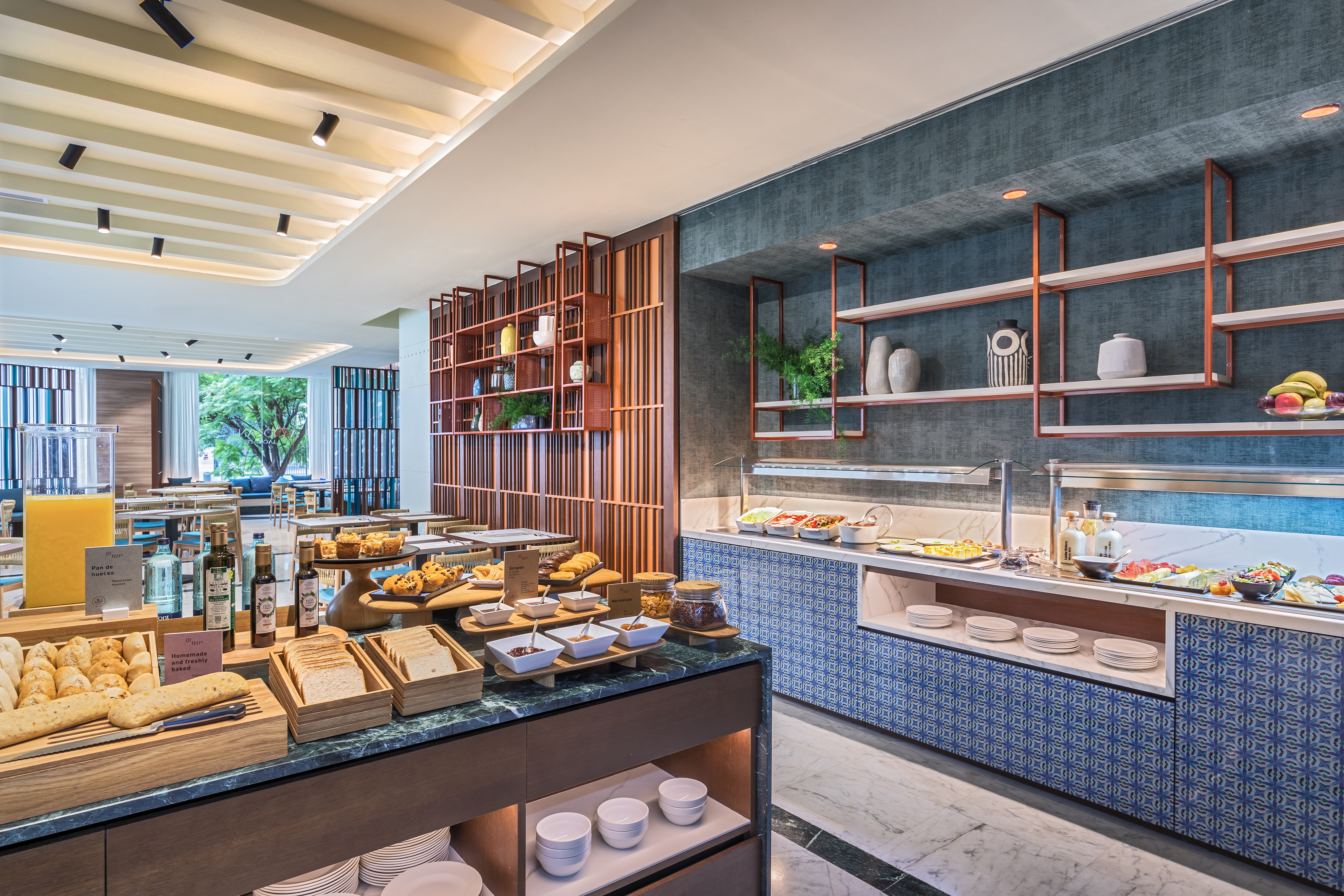 Desayuno Buffet en Occidental Sevilla Viapol