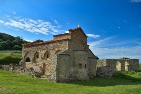 From Tirana: Cape of Rodon Castle & Wine Tasting Tour