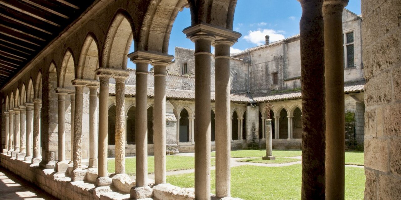 Bordeaux: St. Emilion Wine Tour with Private Shore Excursion