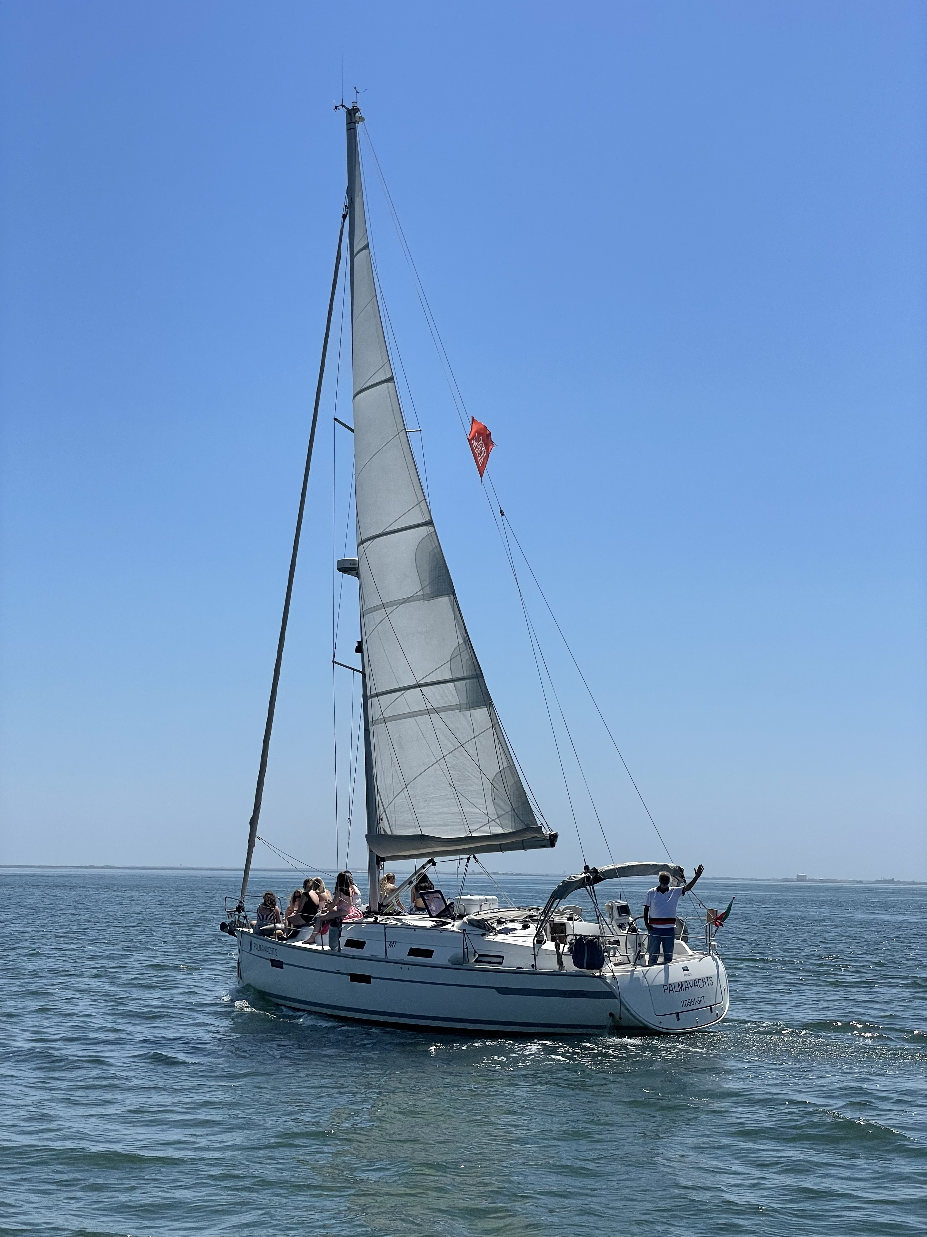 Lisbon Sail & Wine 2 hours Private Boat Tour