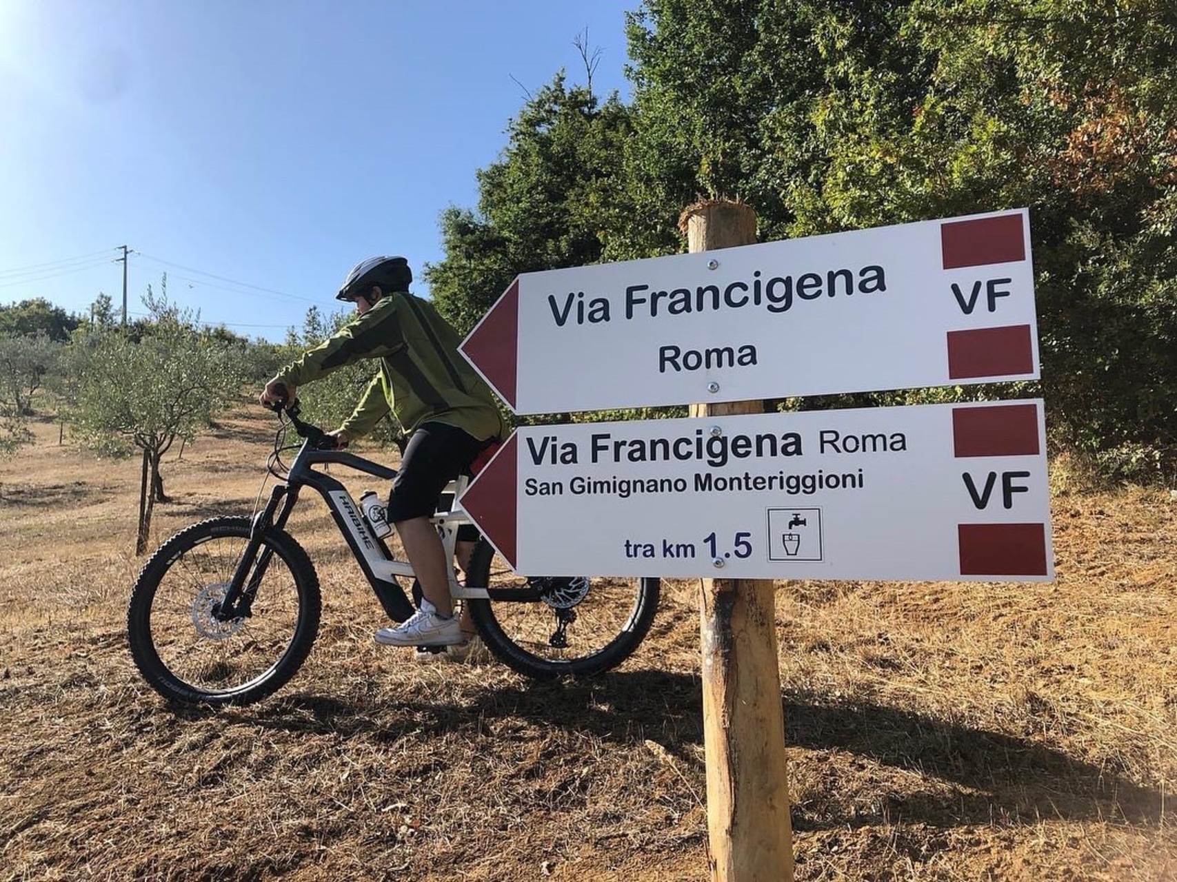 Full day E-bike rental in San Gimignano - Photo 2