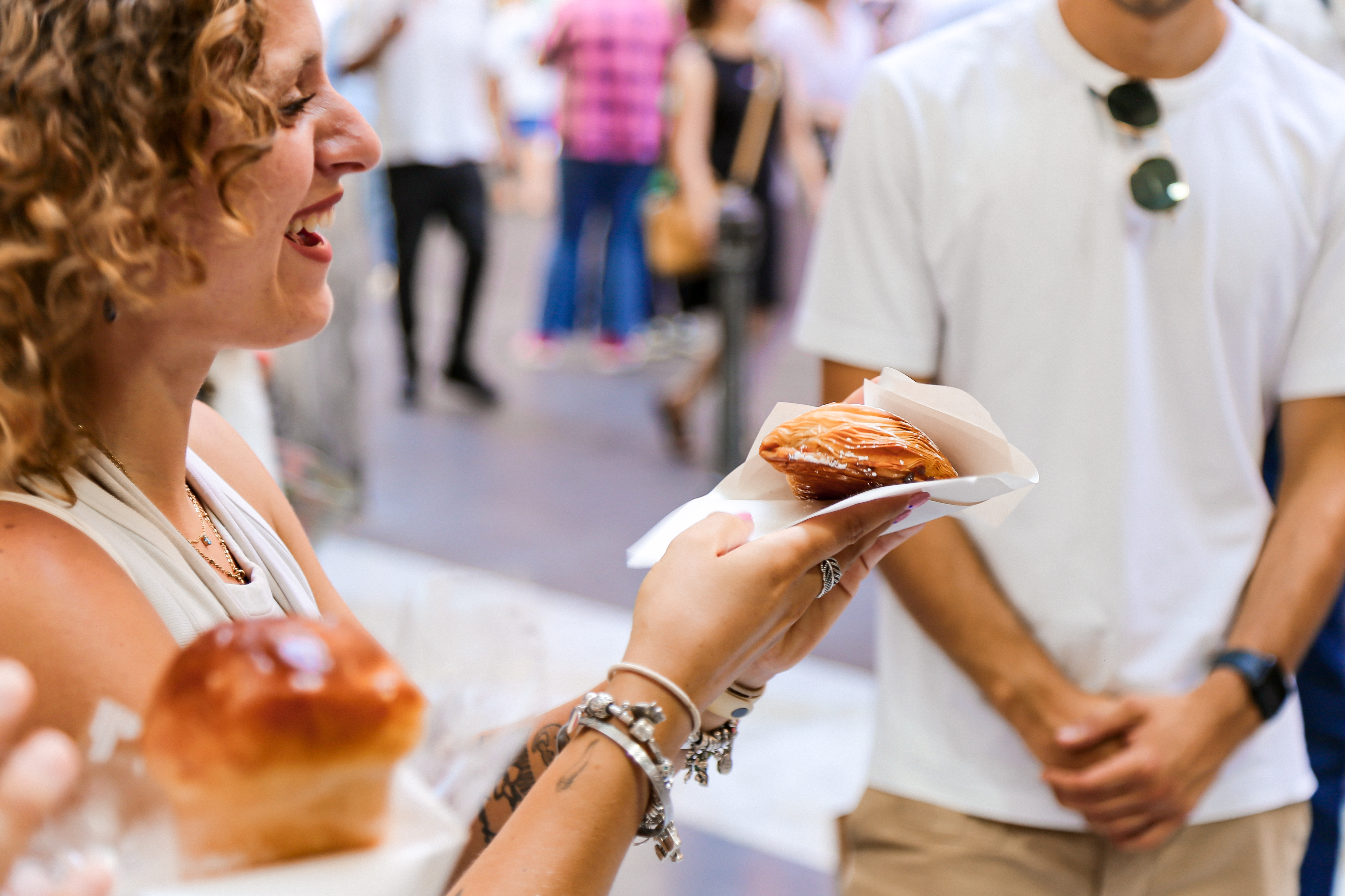 Neapoles pastaigu ekskursija un ielu ēdienu baudīšana