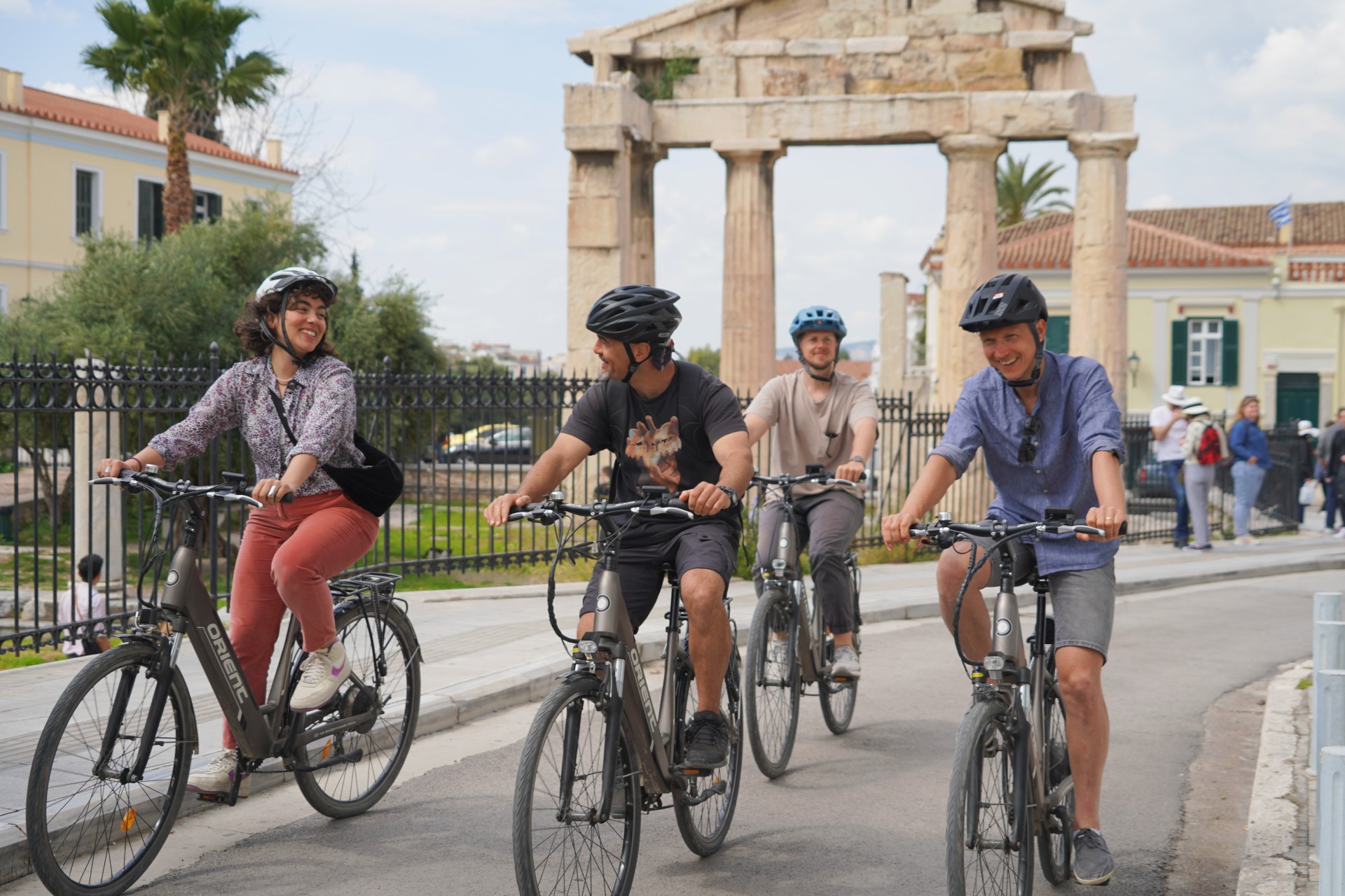 ATHENS SMALL GROUP BIKE TOUR in Athens