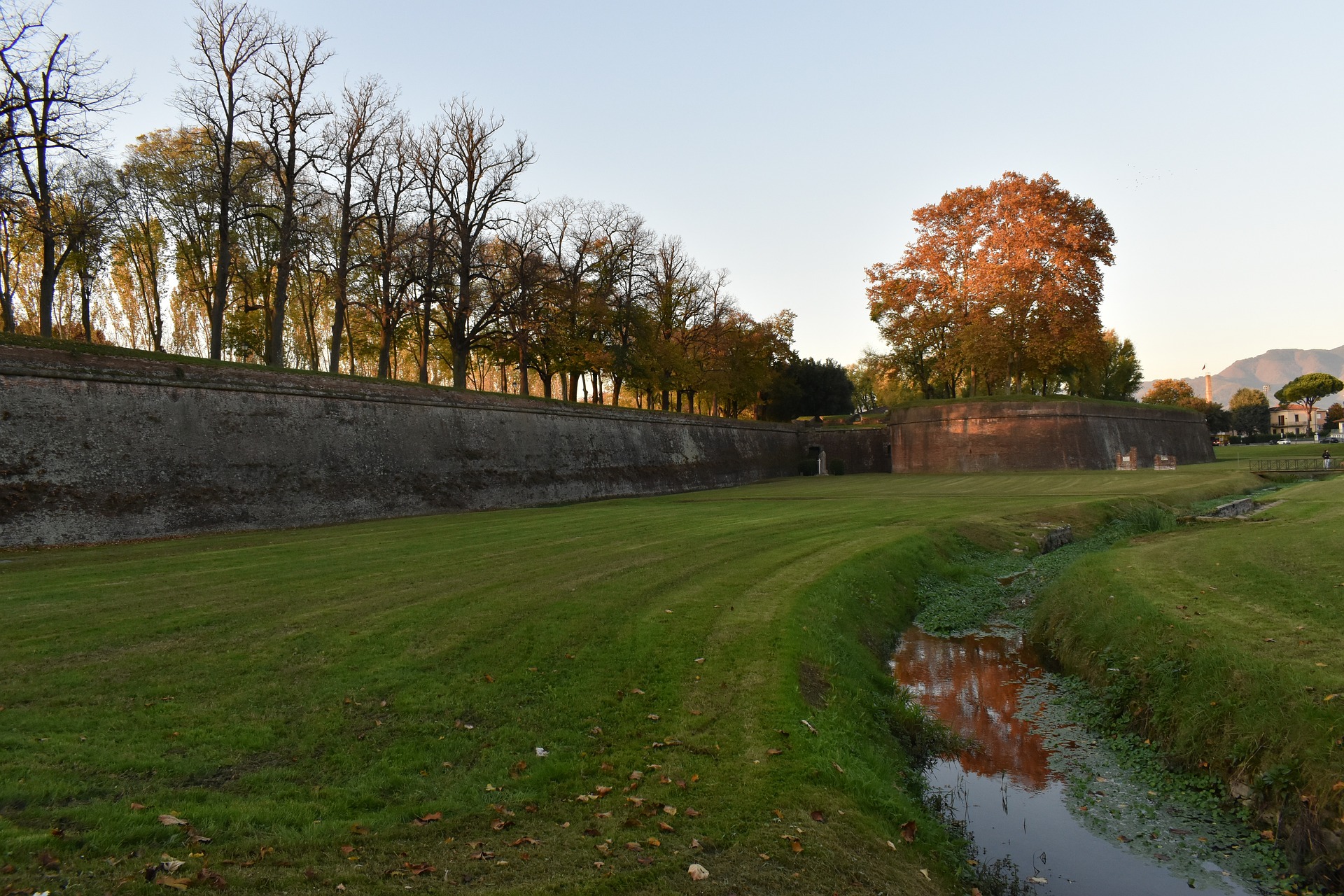 Private Half-Day Tour of Lucca: exploring the city with its great Medieval Walls - Photo 5