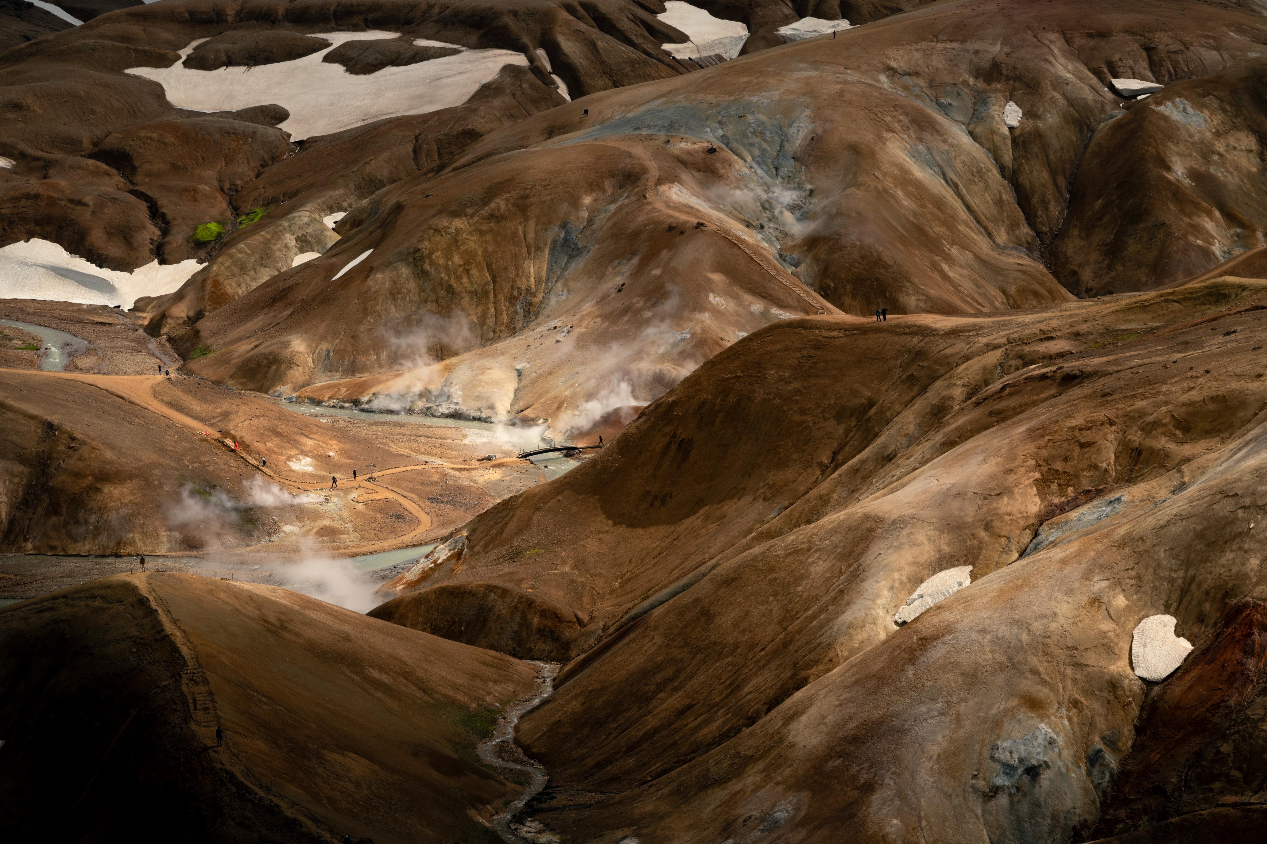 Hike in the Highlands, in the steaming valley of Kerlingarfjöll