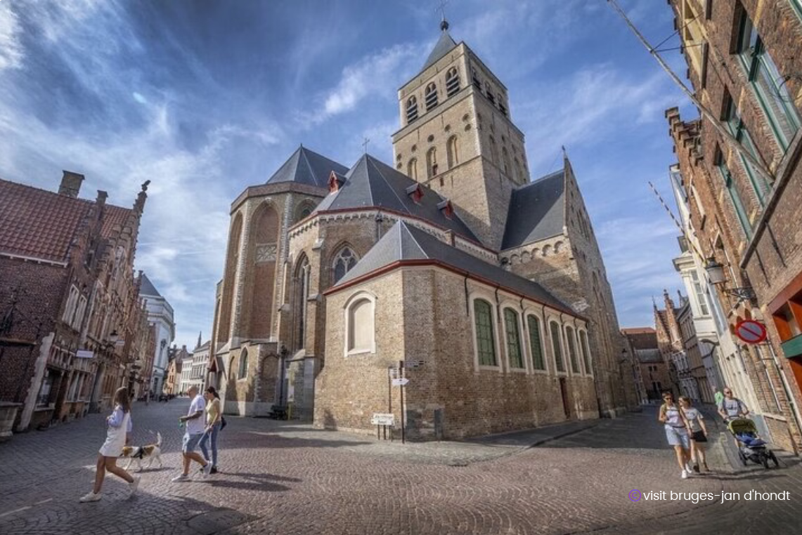 Private Bruges Churches Tour: Discover Michelangelo's Masterpiece – Image 3 | WeShare