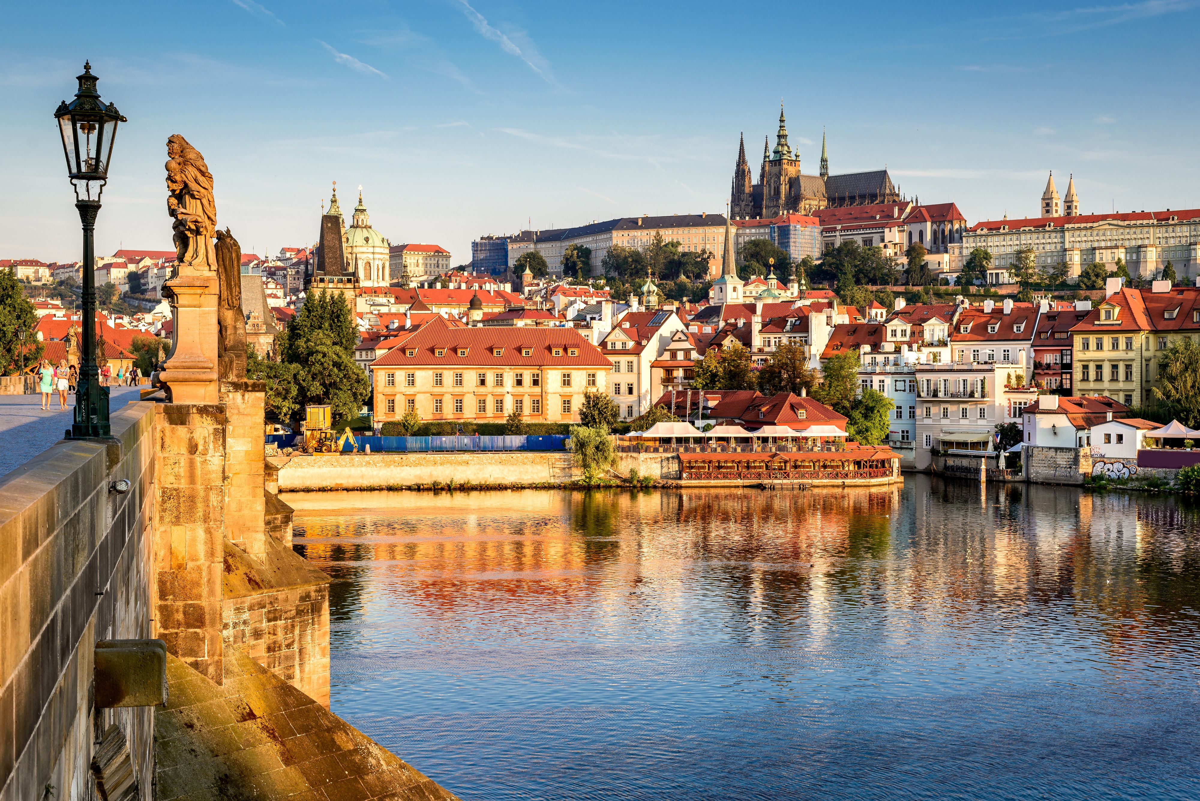 Prag Kalesi ve Kale Bölgesi Almanca Rehber ile