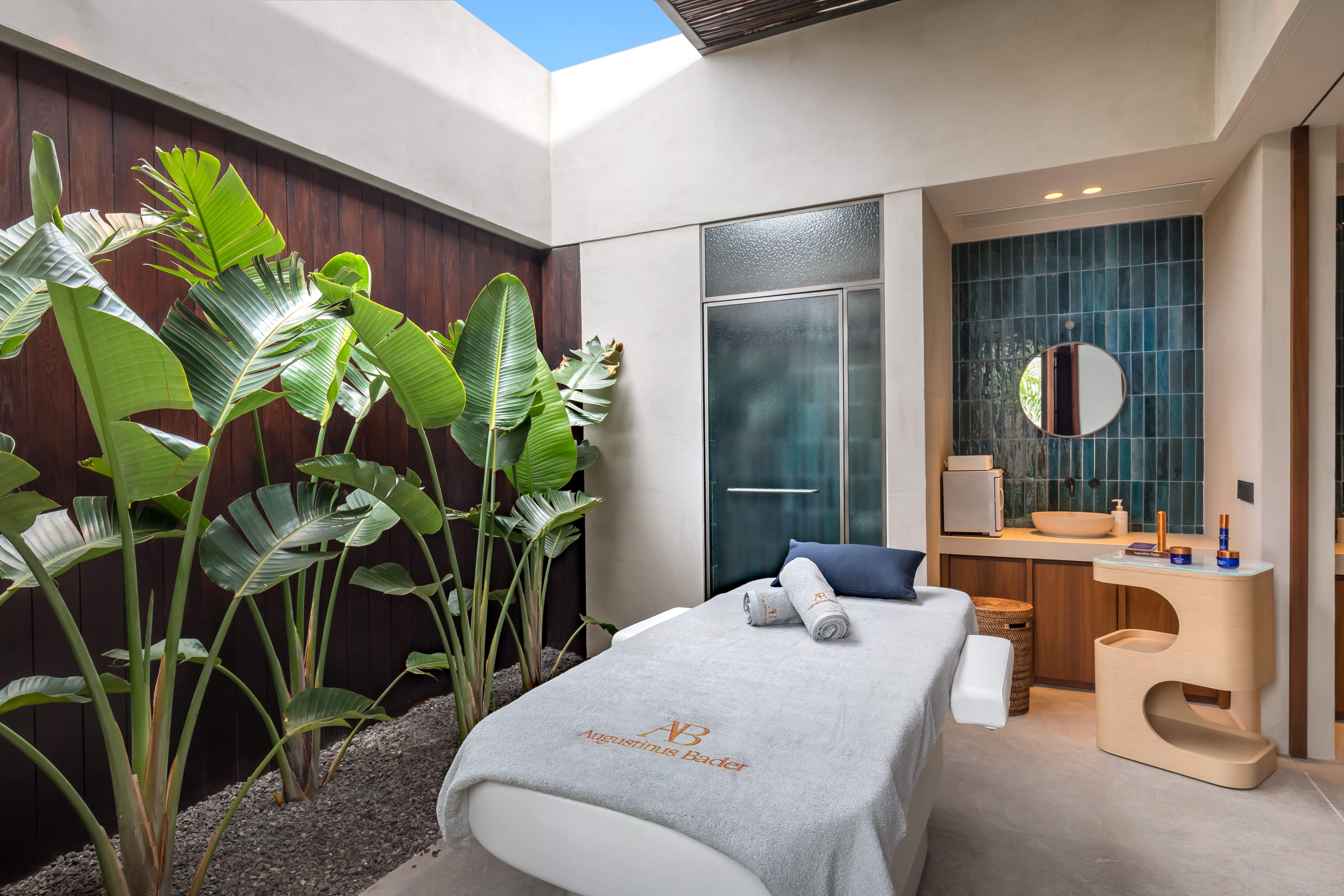 Ritual de Luz y Bienestar: Navidad de Lujo en RH Corales Villas