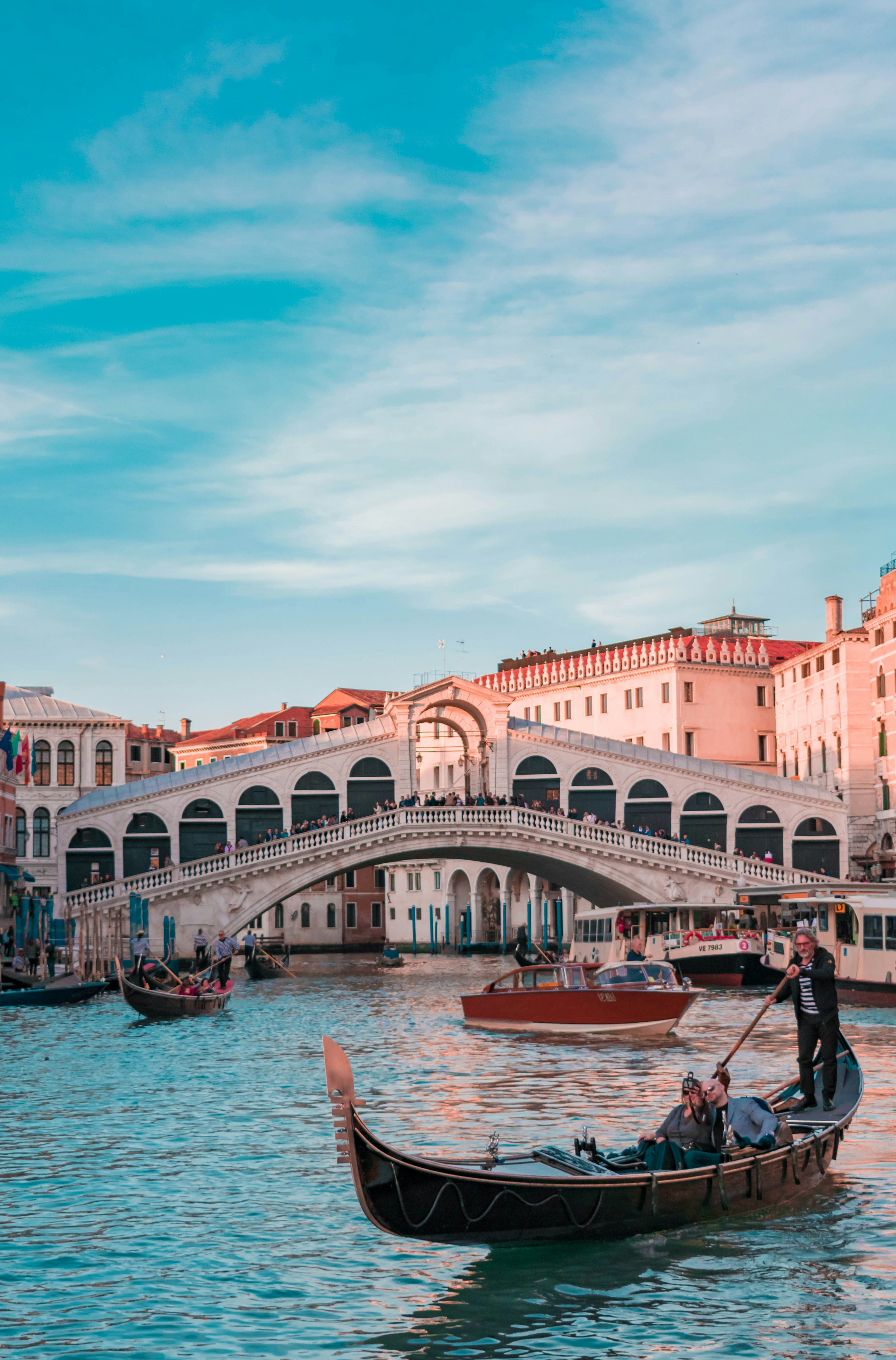 OT Venice: 30-minutes Enchanting Gondola Ride on the Grand Canal – Image 4 | WeShare