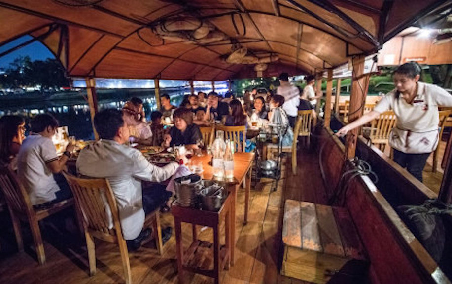 Cena crucero por el río Ping