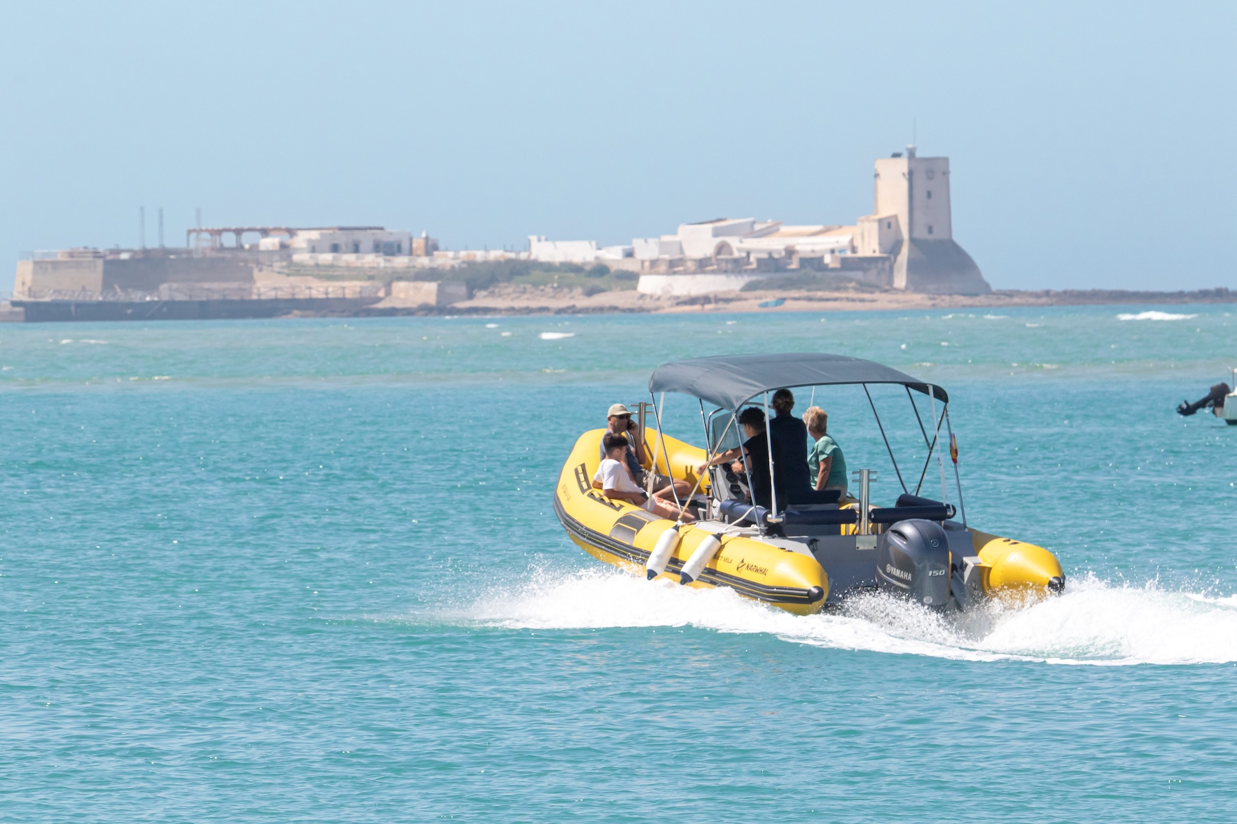 Salida privada en lancha rápida con patrón en Sancti Petri