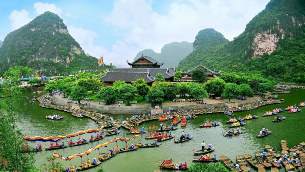 Hoa Lu - Tam Coc Día completo Deluxe Grupo pequeño - Foto 4