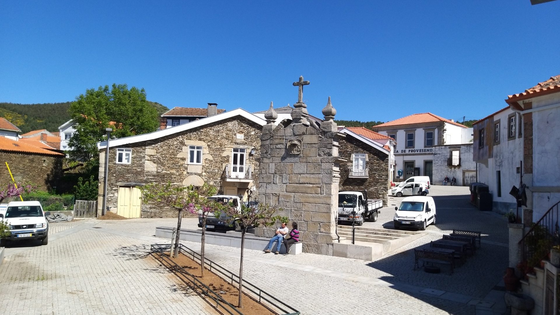 Private Douro Valley Tour: Provesende, Pinhão, Scenic Viewpoints and most renowned wineries - Photo 9