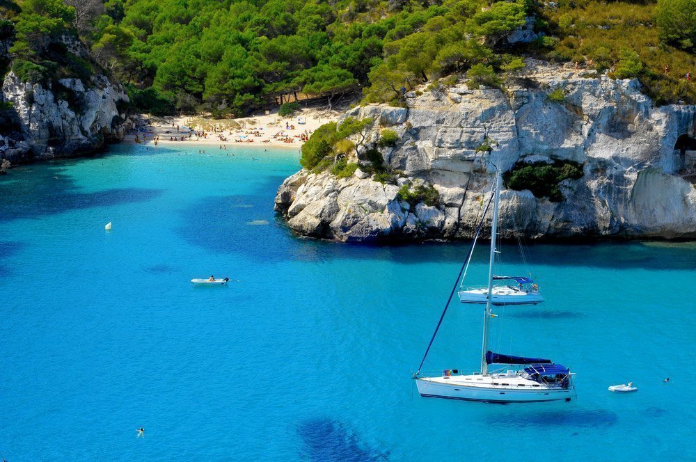 Día de navegación a vela en Menorca (salidas desde Fornells)