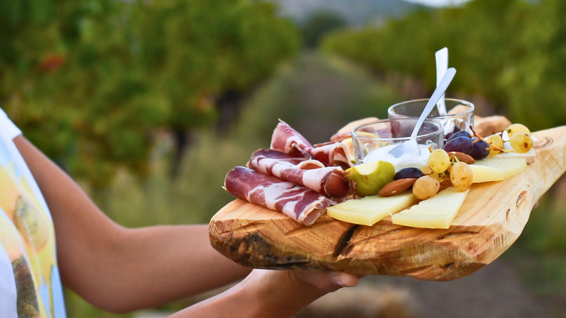 Alghero: lunch or dinner in the vineyard - Photo 3