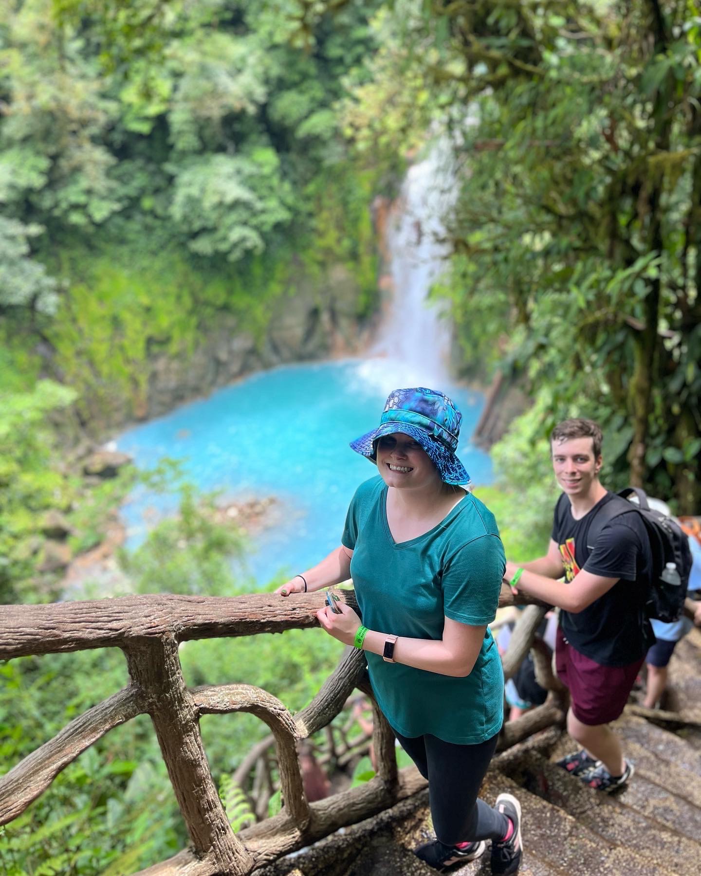 Tour de perezosos + caminata por el bosque tropical para ver la cascada del río Celeste