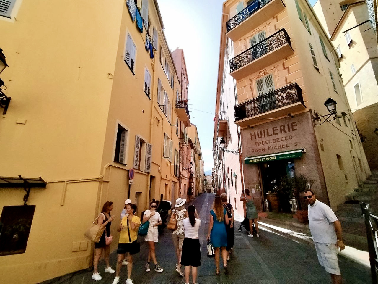 Walking Tour in the Old Town of Menton France - Photo 6