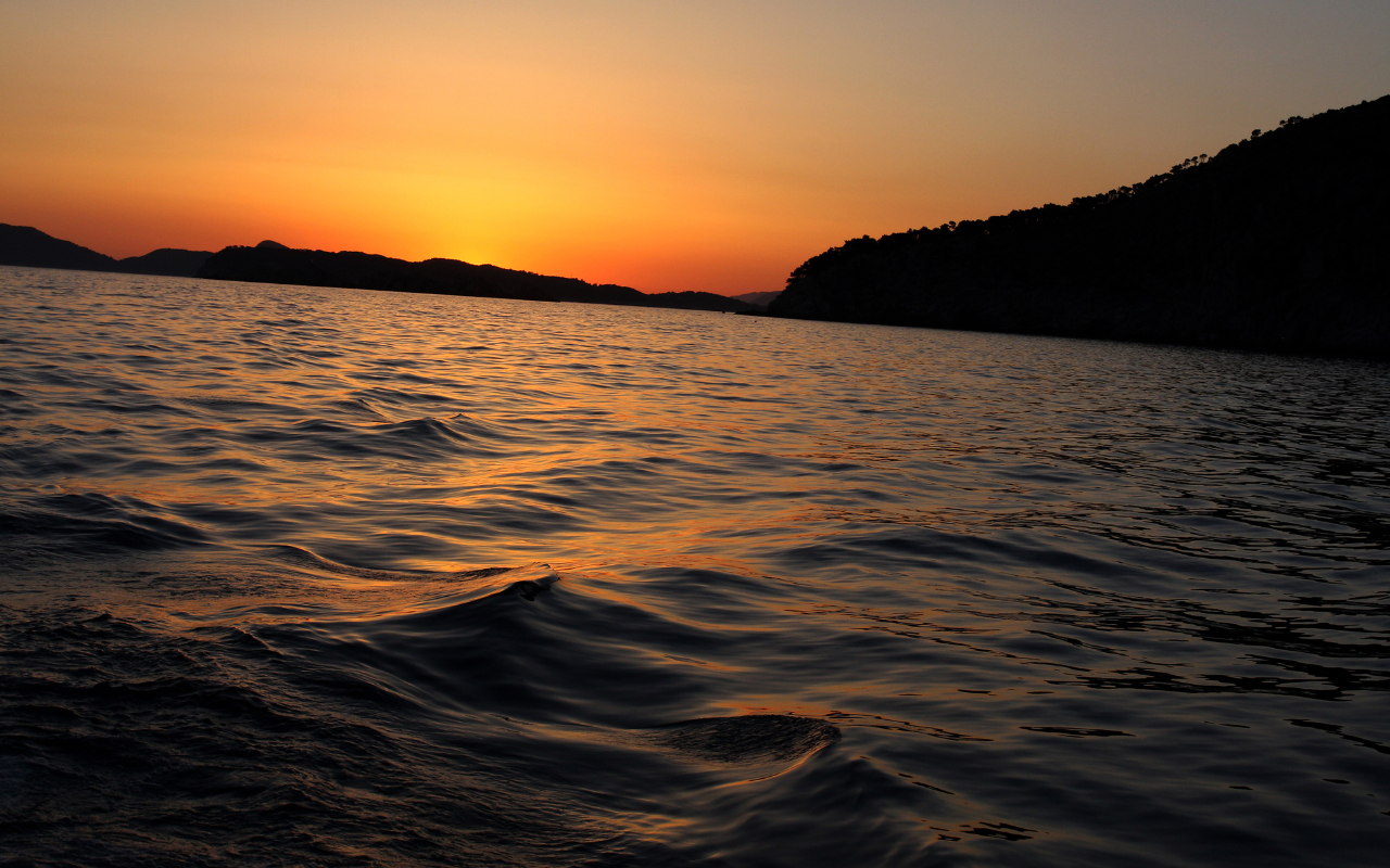 Panoramic Sunset Boat Tour - Photo 2