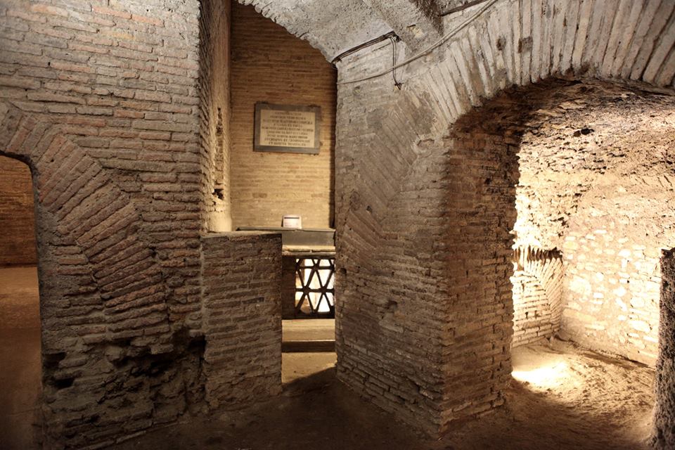 Discover Christian catacombs and ancient basilicas by minivan from Rome – Image 2 | WeShare