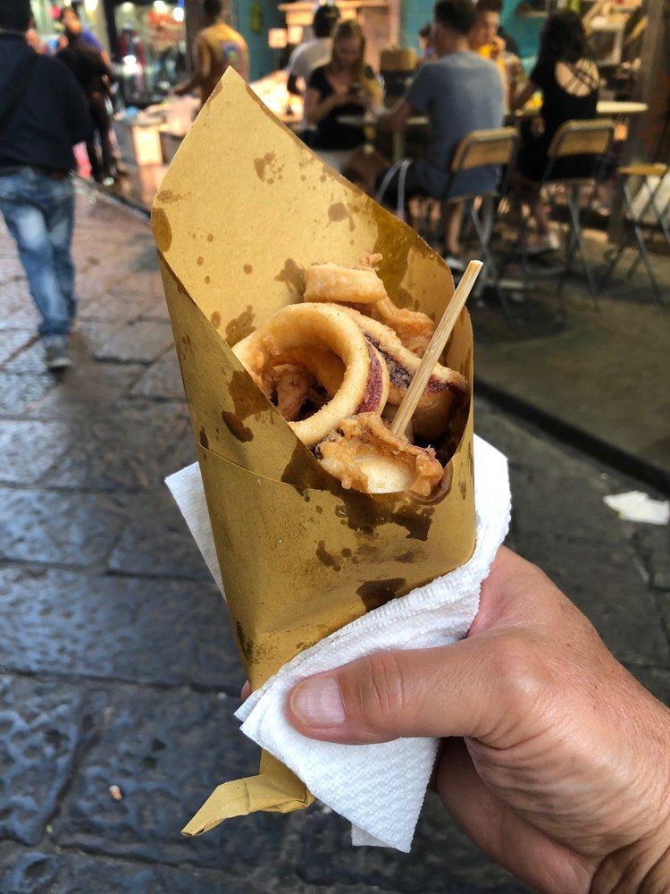 STREET FOOD TOUR: the Neapolitan culinary art