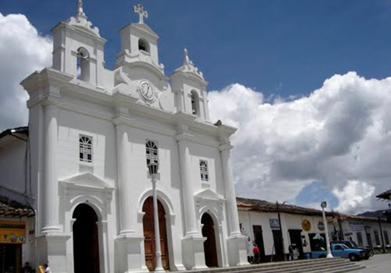  Descubre la emoción de vivir la naturaleza en el Municipio de El Retiro.