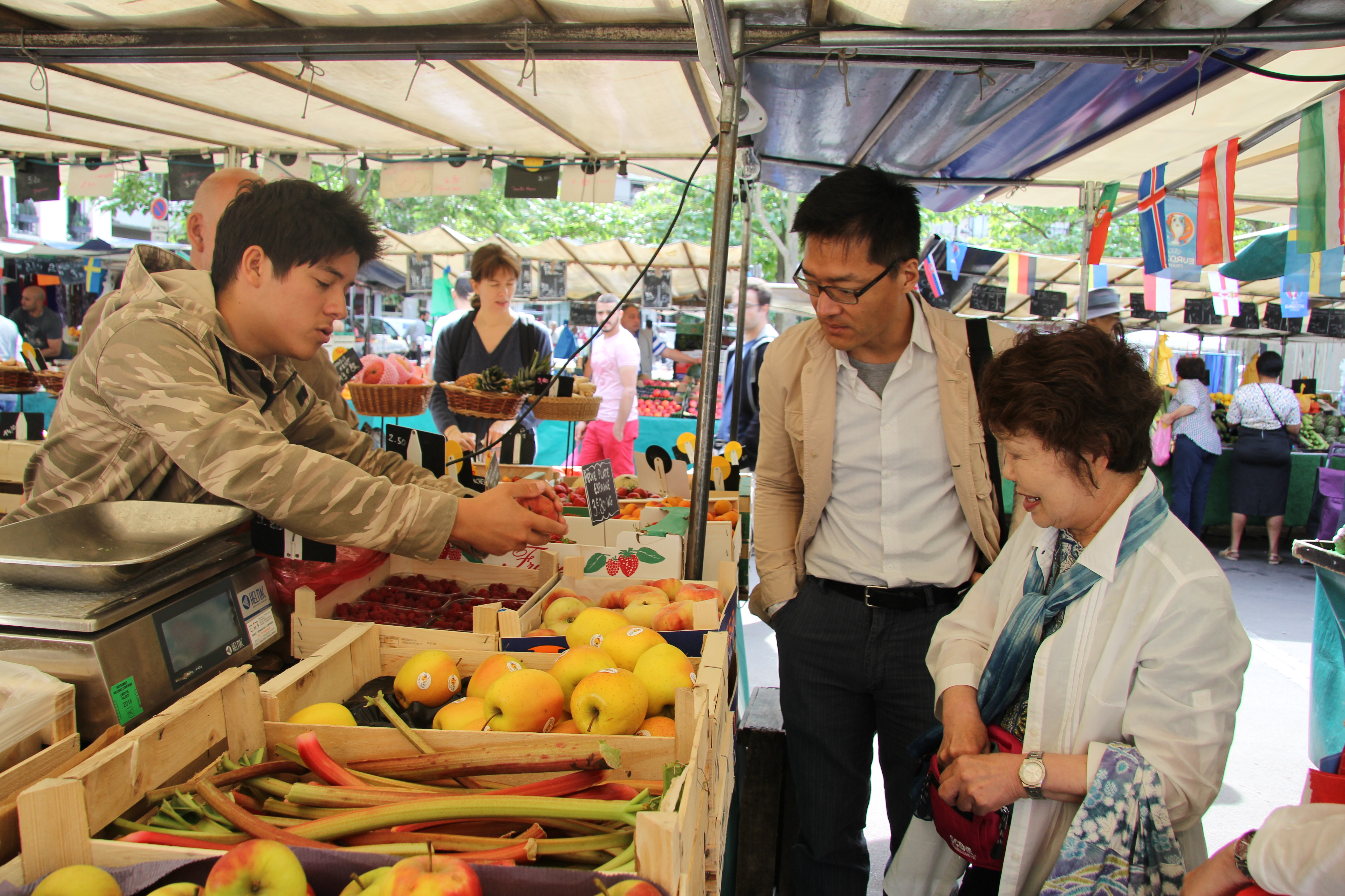 Paris' Daily Market: the Marché d'Aligre – Image 1 | WeShare