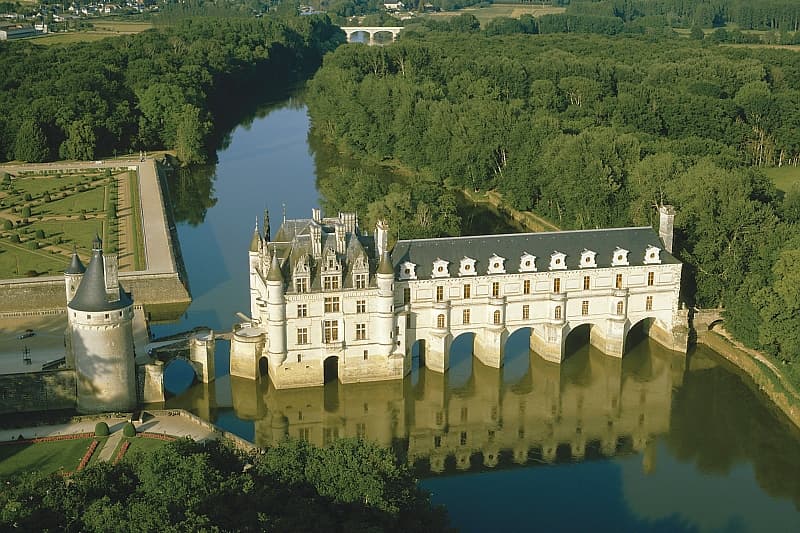 Private Full Day Loire Valley Tour (1-7pax) – Image 1 | WeShare