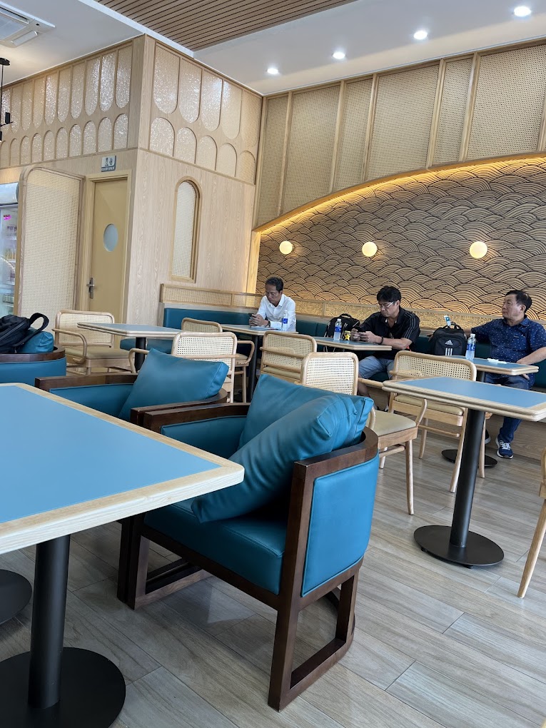 AIRPORT LOUNGE – DOM – CON DAO AIRPORT