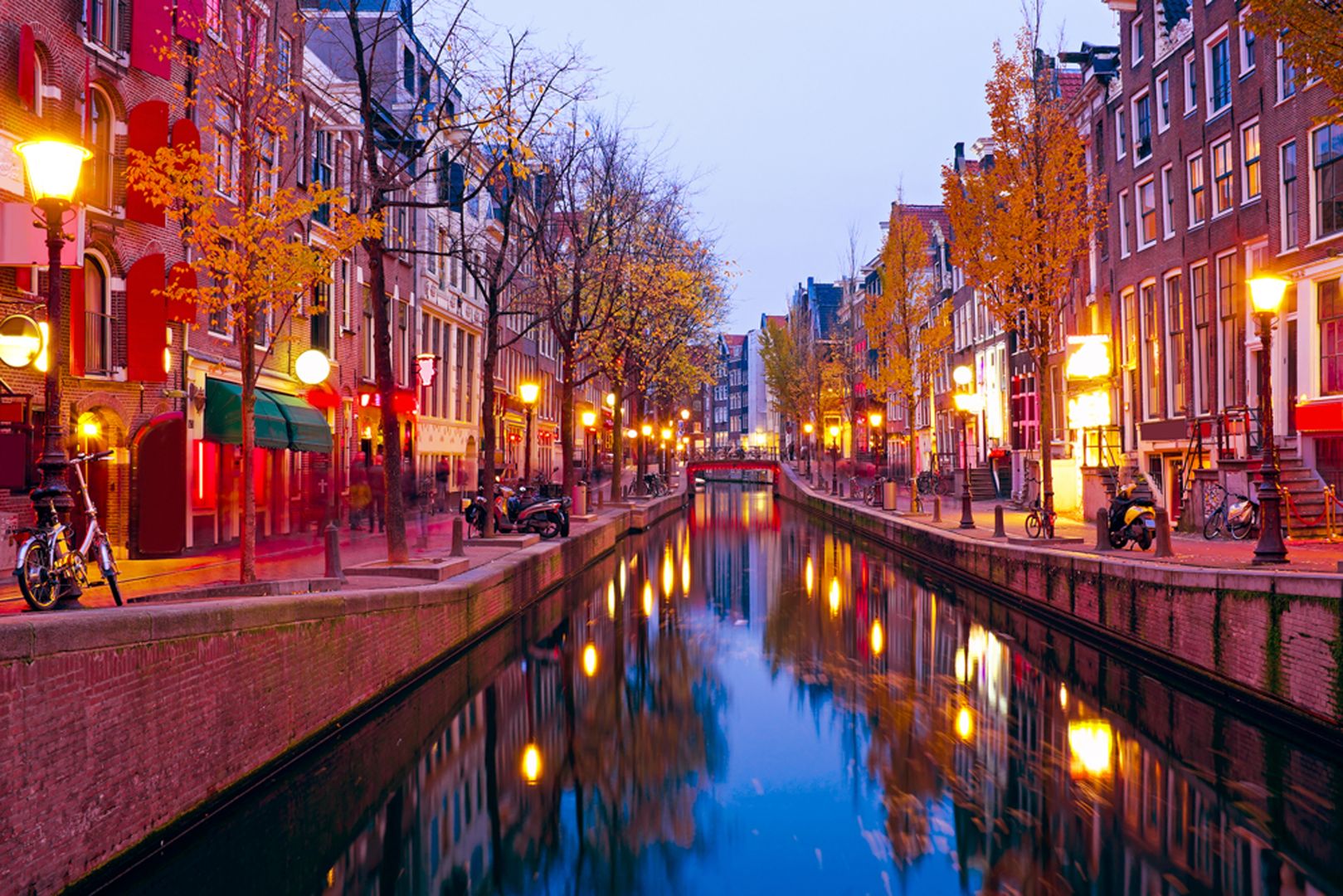 19 Myths of Amsterdam: a Mystical Walking Audio Tour on Mobile App