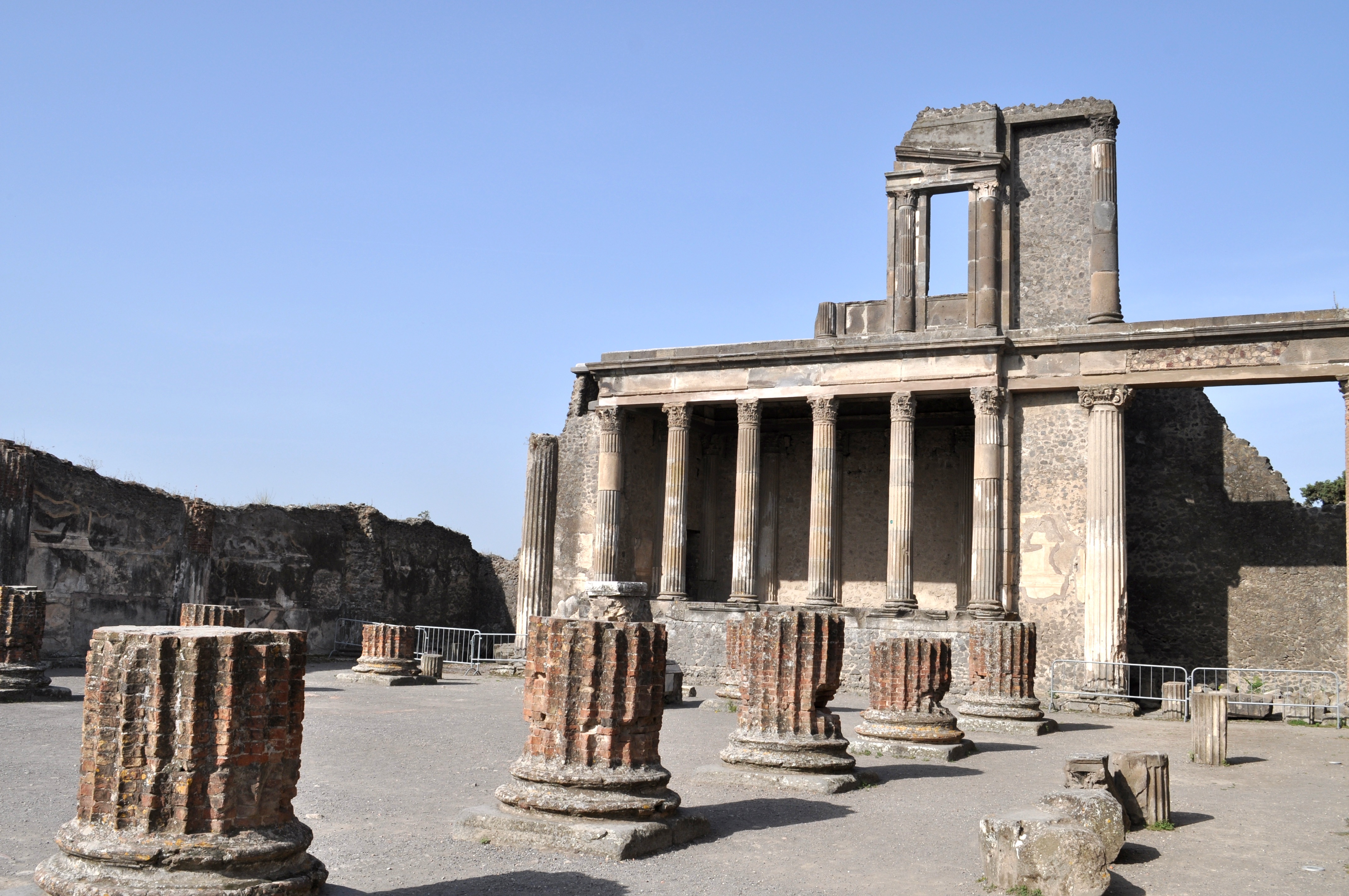 Pompeii daily tour - Photo 3