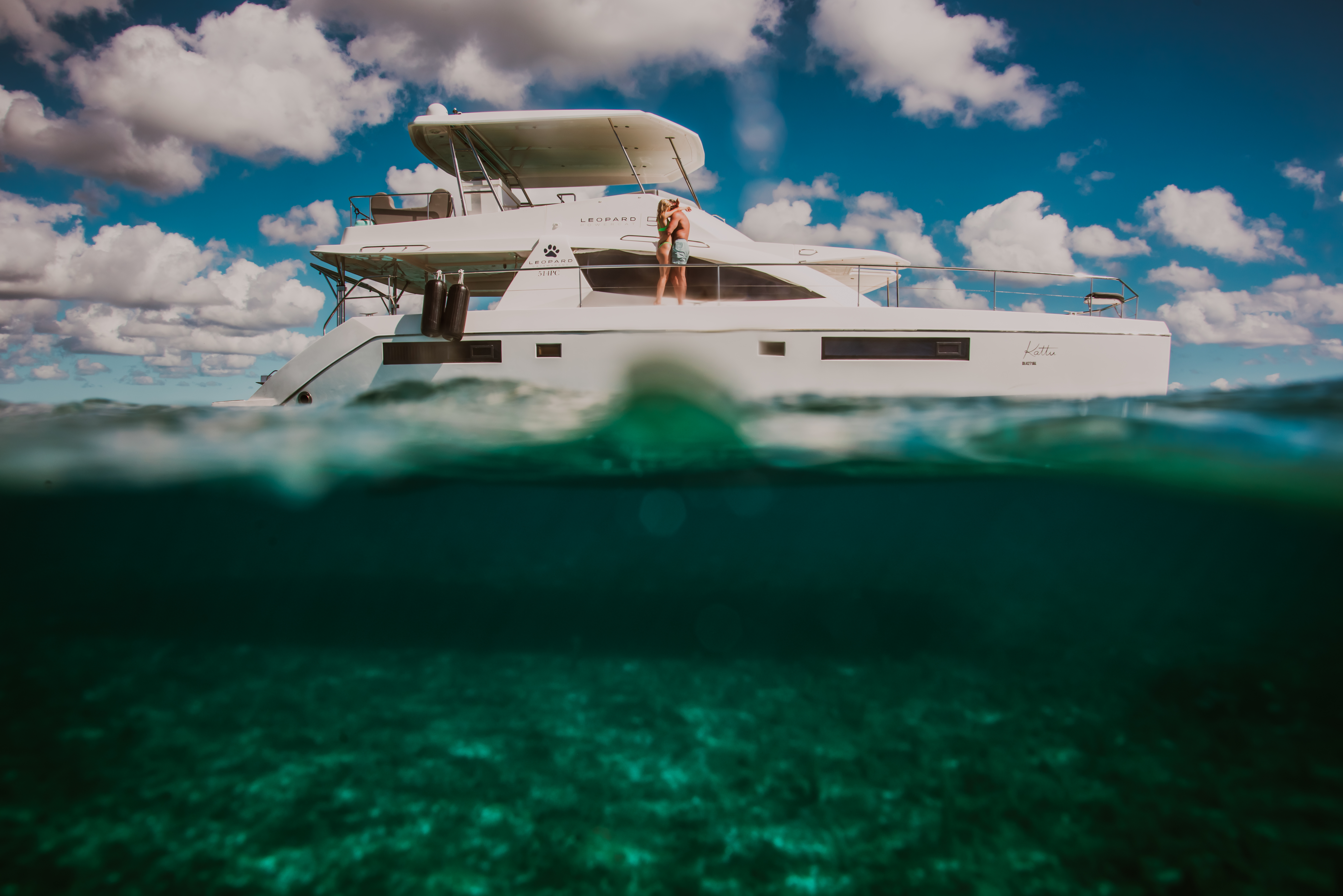 Hepsi Dahil Cancún: 5 saat Kıyı ve Pizza 51' Leopard PowerCat ile