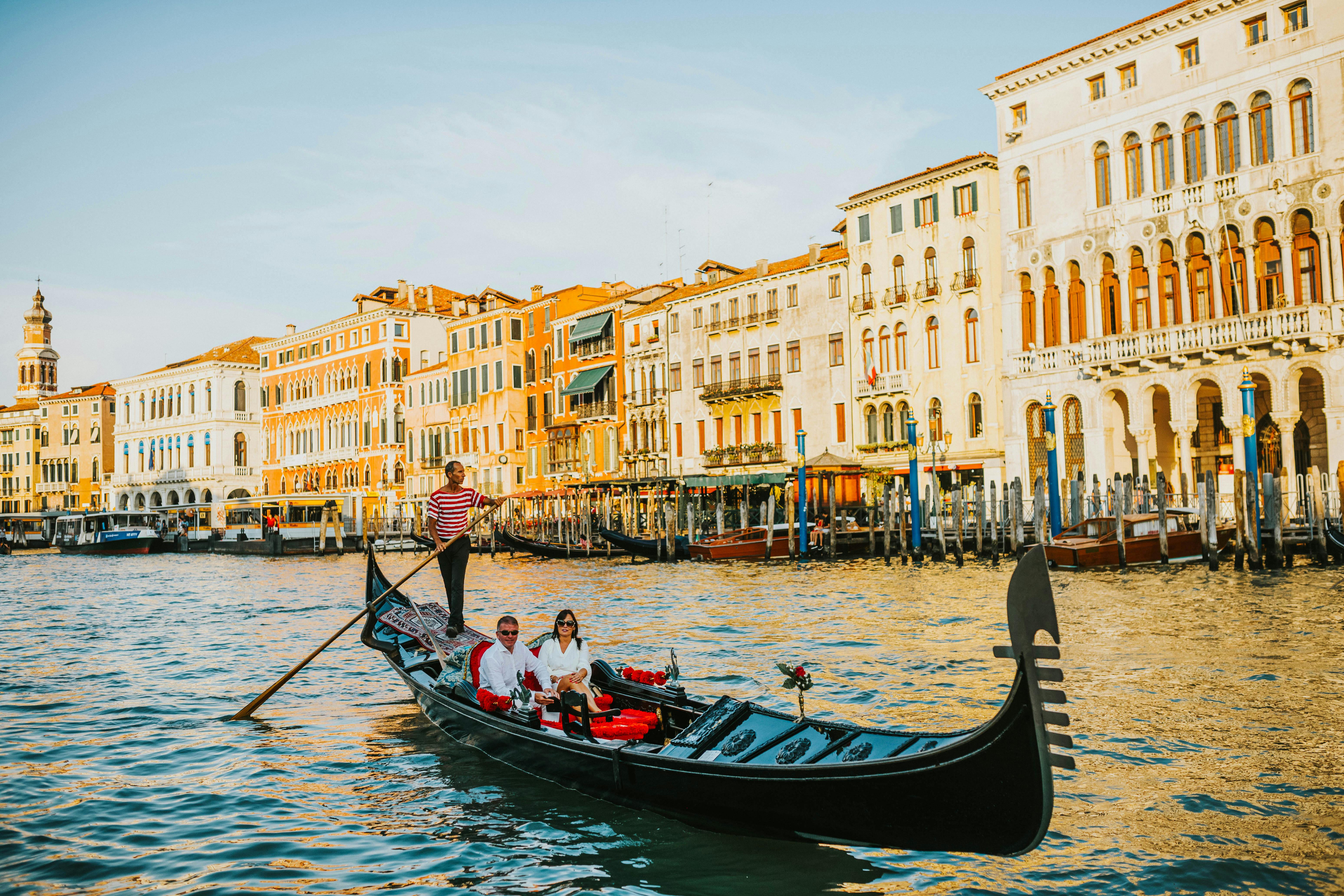 OT Venice: 30-minutes Enchanting Gondola Ride on the Grand Canal – Image 1 | WeShare