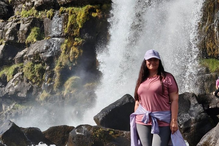 Keflavik Airport: Private Golden Circle Tour with Airport Pick-up