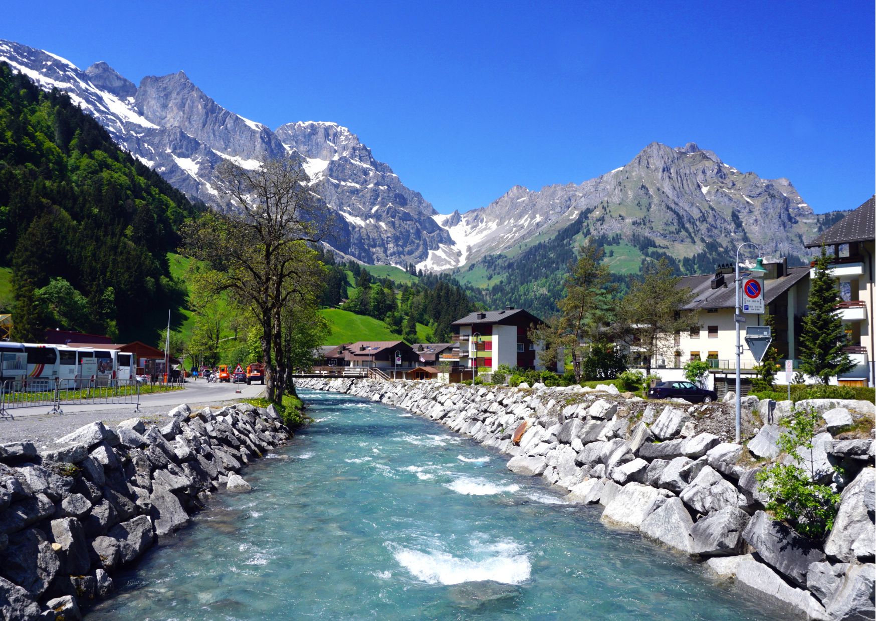 Zurich: Private Day Trip to Engelberg, Mount Titlis & Interlaken  - Photo 9