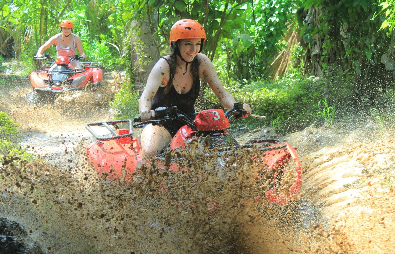 Paseo en cuatrimoto individual por Bali Adventure en el campo con recogida incluida