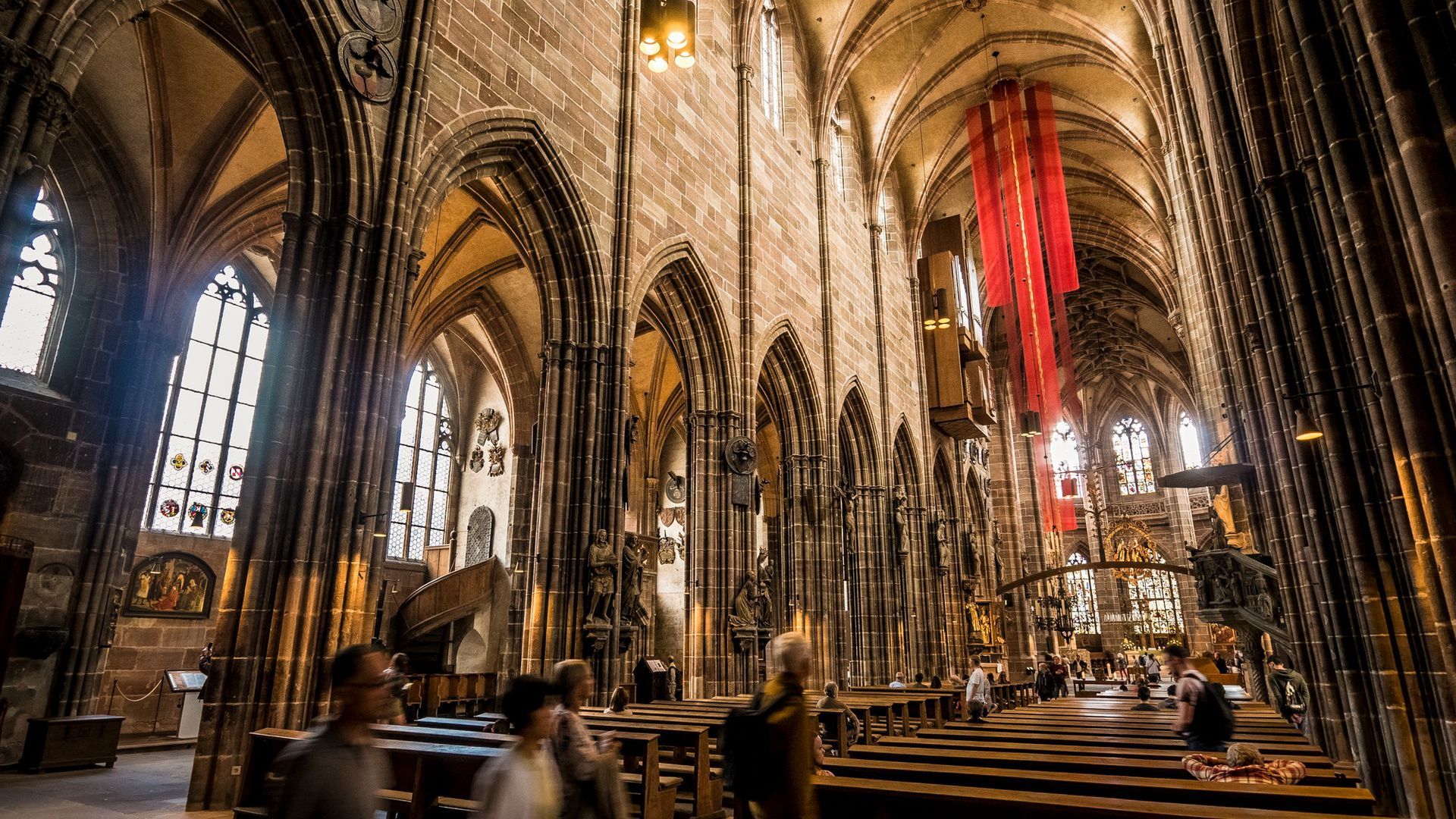 A Walking Audio Tour in Nuremberg: History, Local Cuisine, and Legends