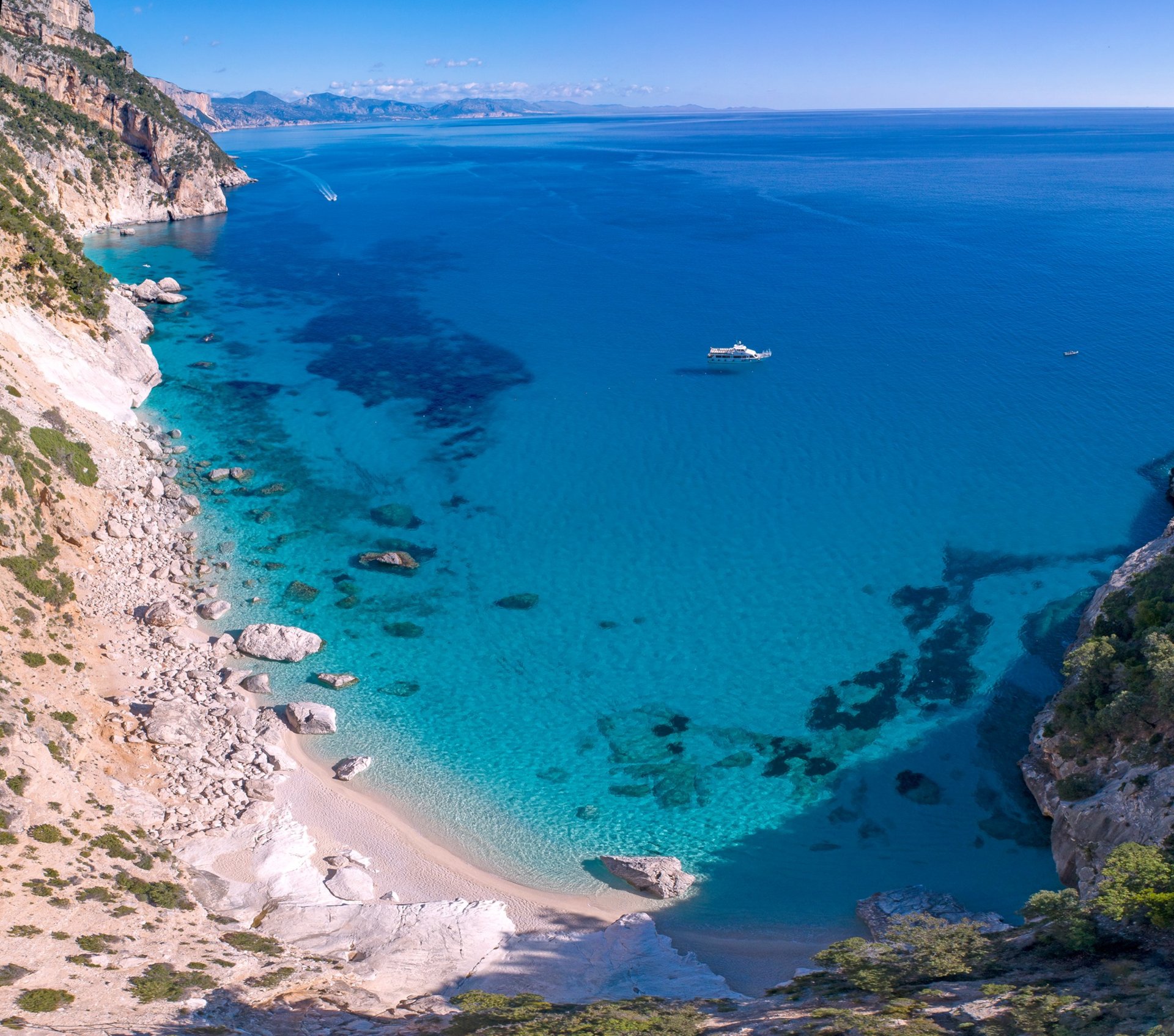 From Cala Gonone: motorboat tour with transfer to the Bue Marino Caves - Photo 3