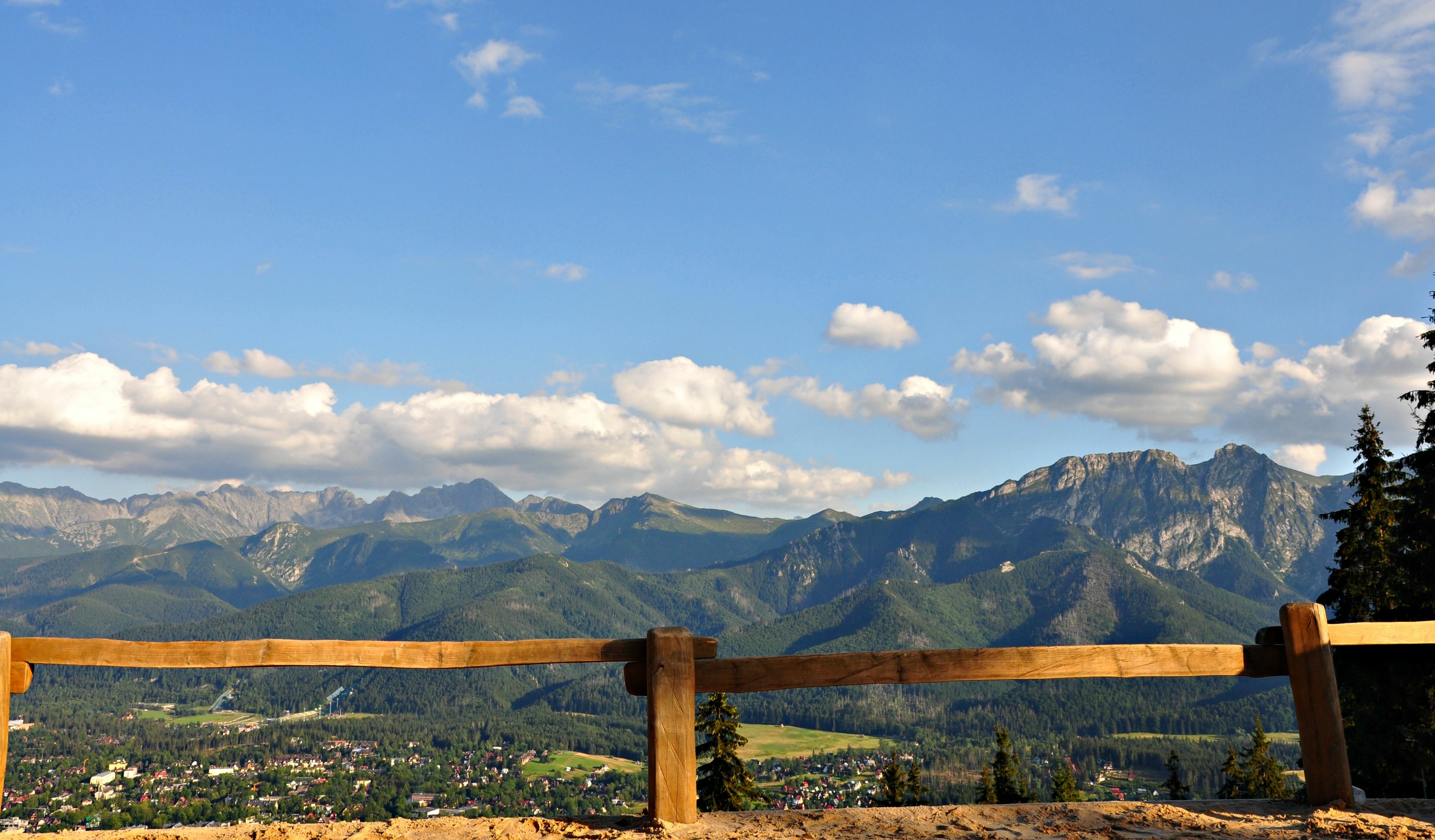 Zakopane: Tour from Krakow with Krupówki, Cable Car and Thermal Pools